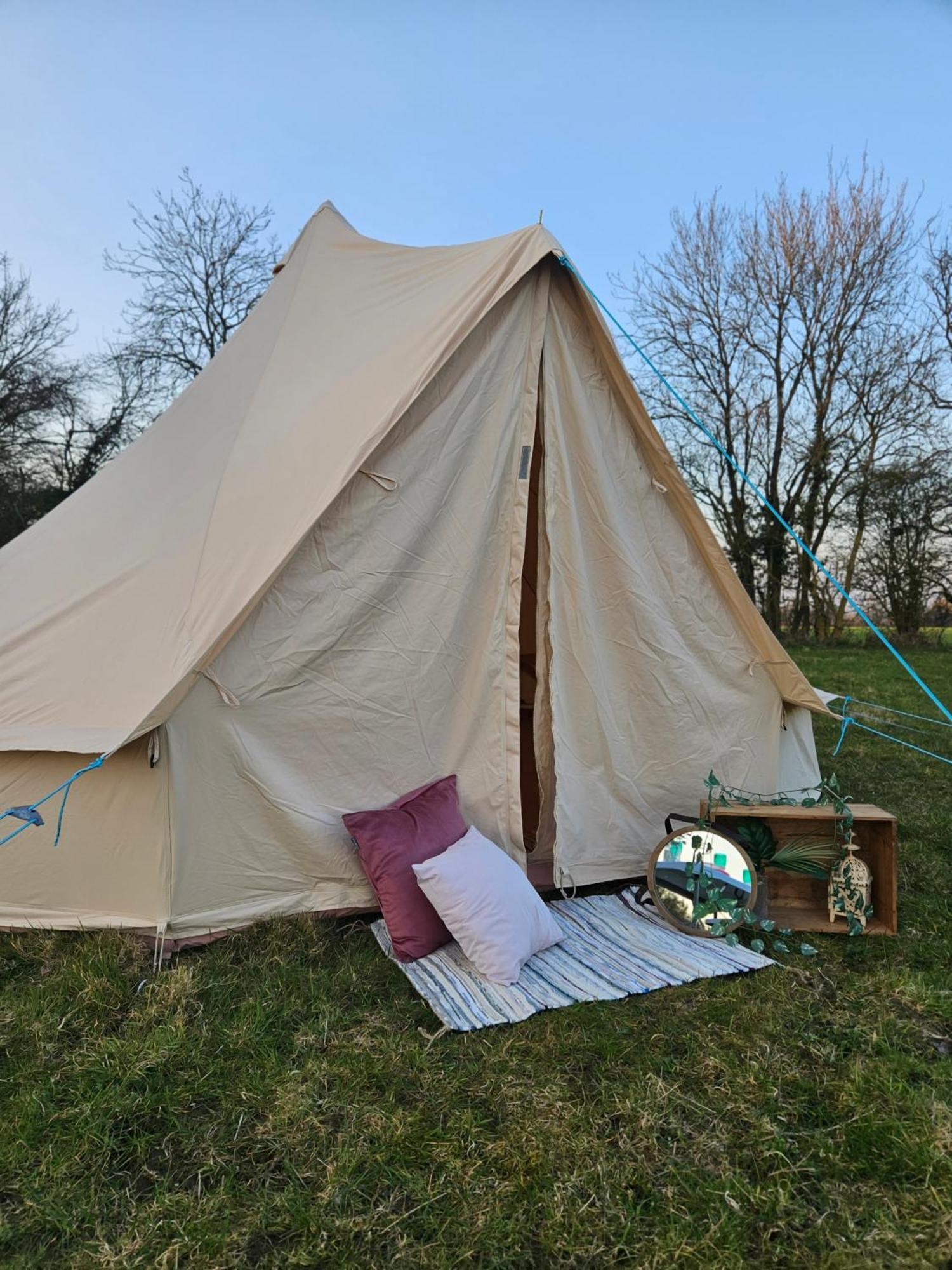 Readers Field Glamping Luxury tent Great Sampford
