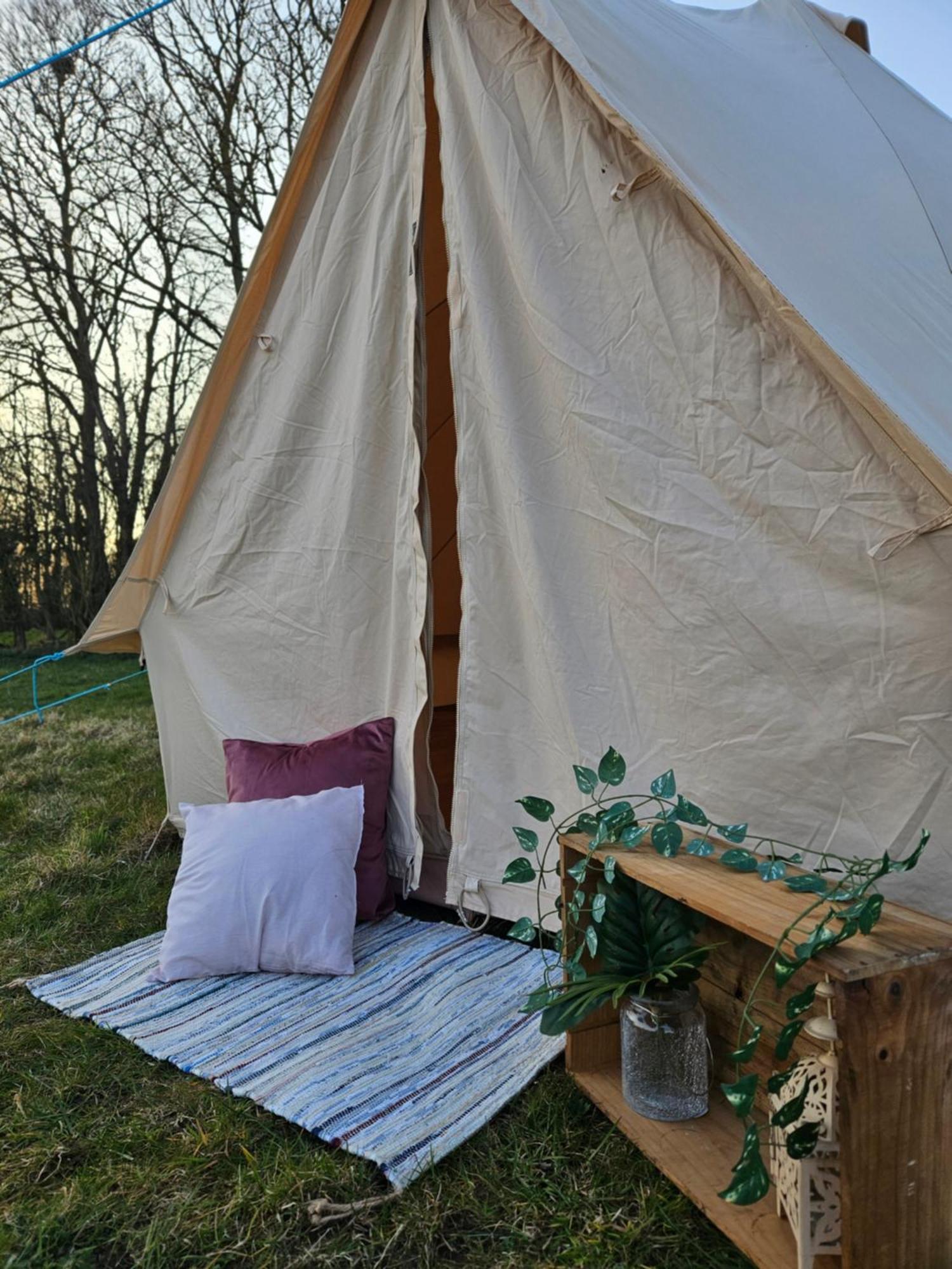 Readers Field Glamping Luxury tent Great Sampford