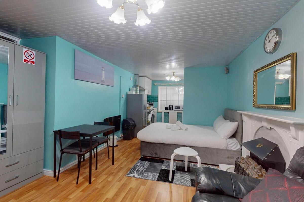 Spacious With Easy Access To The Centre London