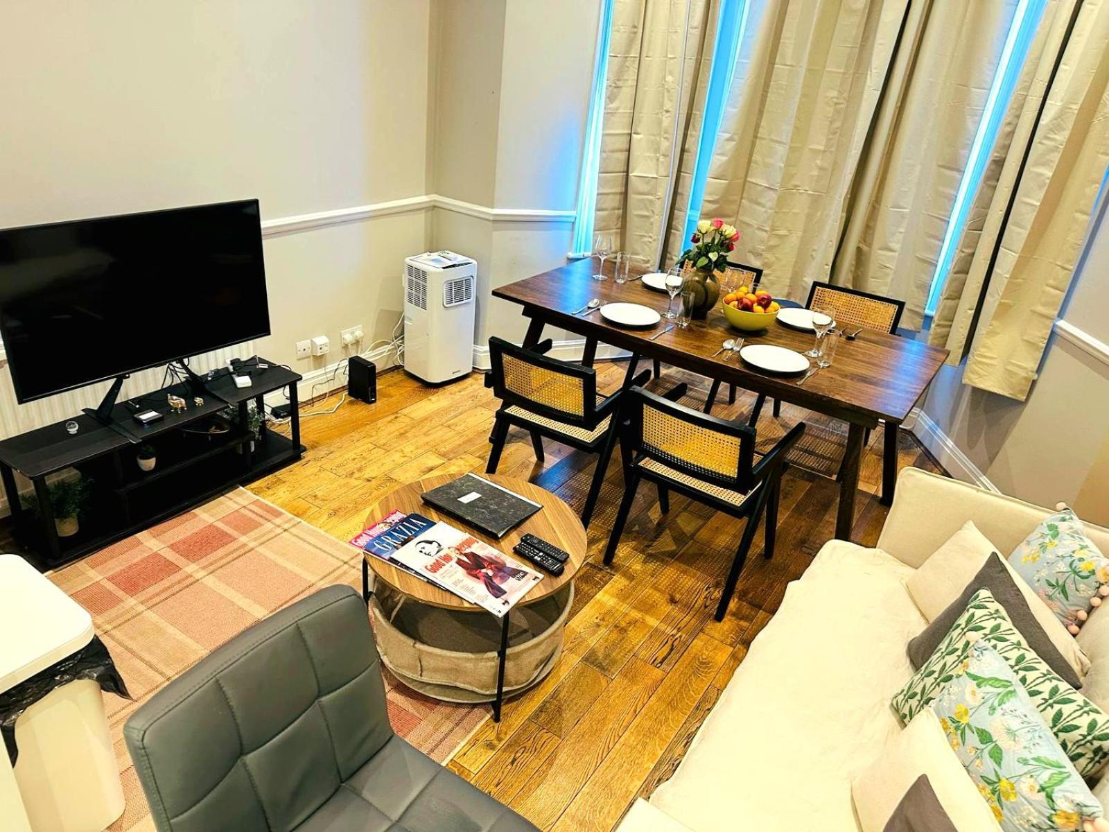 Lovely Around Kensington And Chelsea Locations W8 Sw5 Sw3 Sw10 By Ricky & Giustina * Londen
