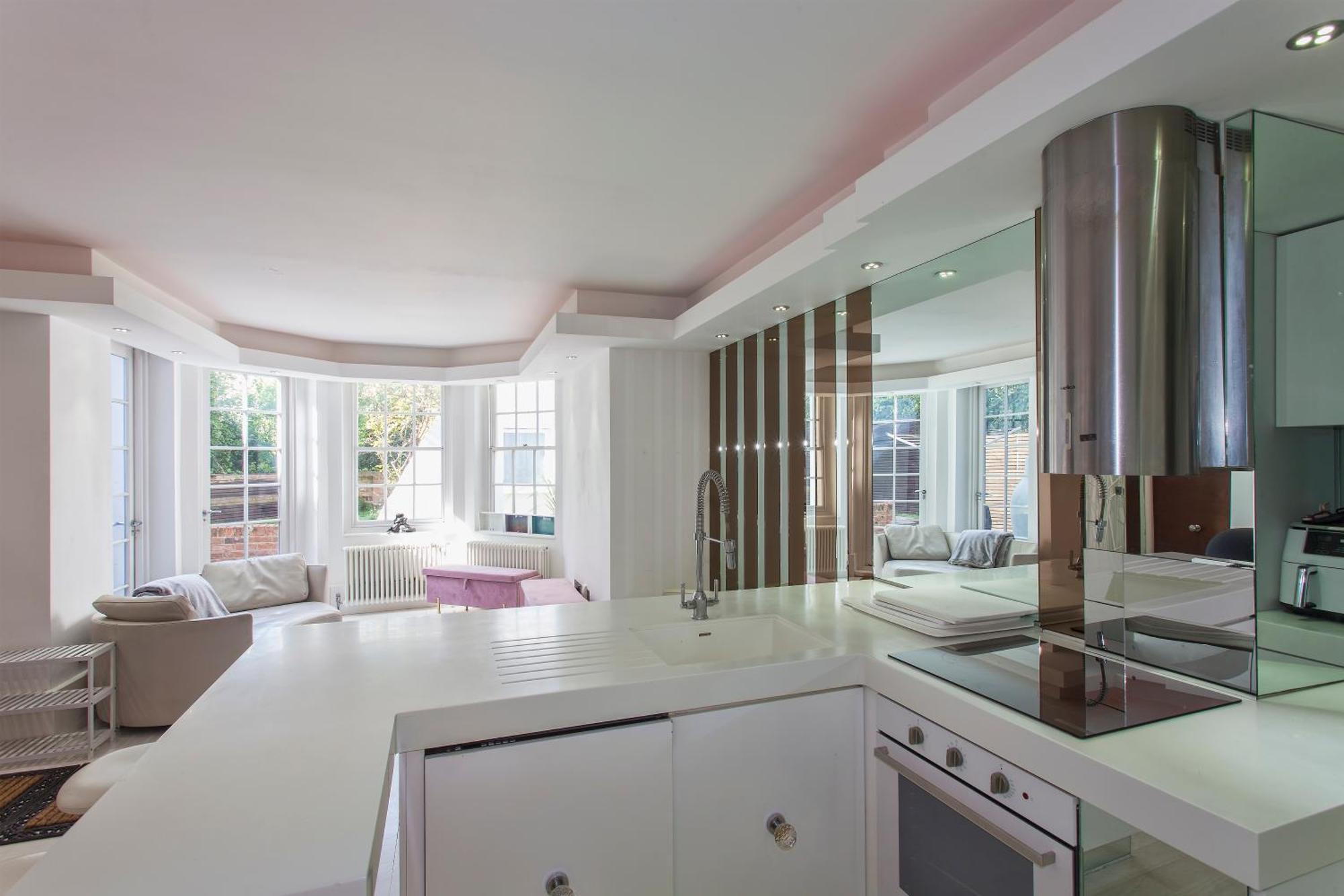 Hampstead Summer Time Garden Apartment London