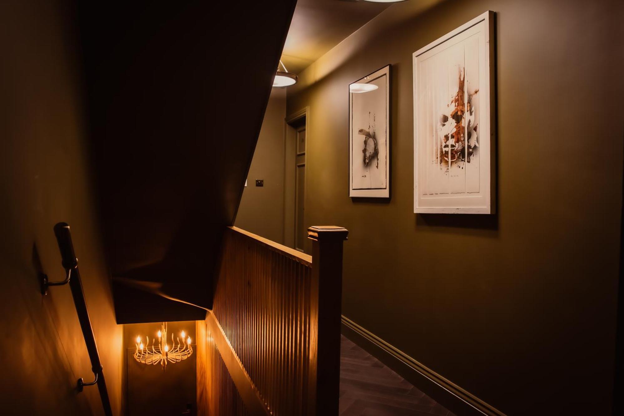 Small With En Bath & Kitchenette Appartement Londen
