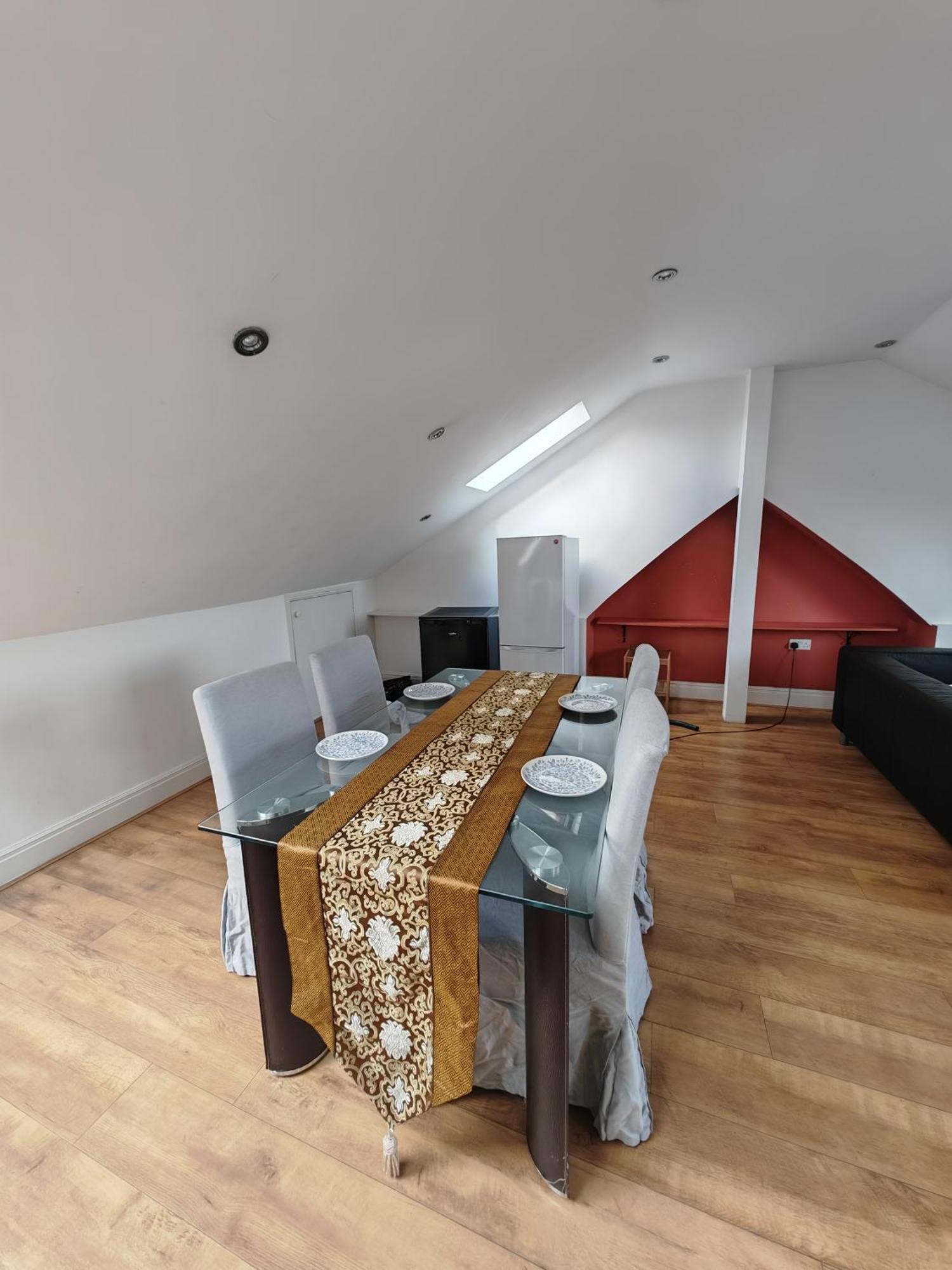 Lovely Double Bed Habitación en casa particular Londres