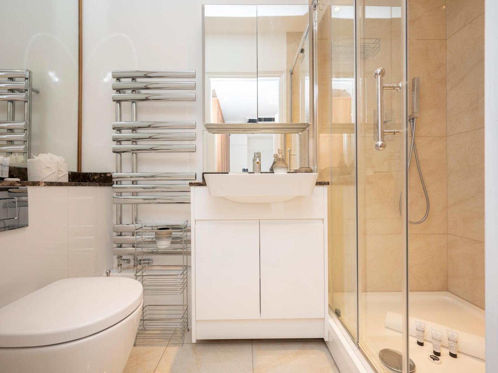 3-bed Flat Ensuite Near Farringdon Barbican Pass The Keys London