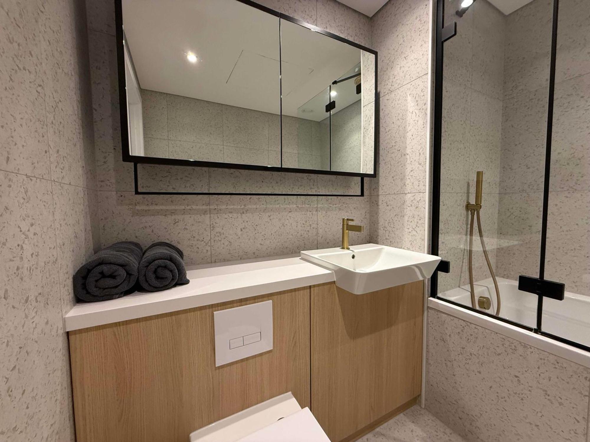 Luxury Skyline 1br *