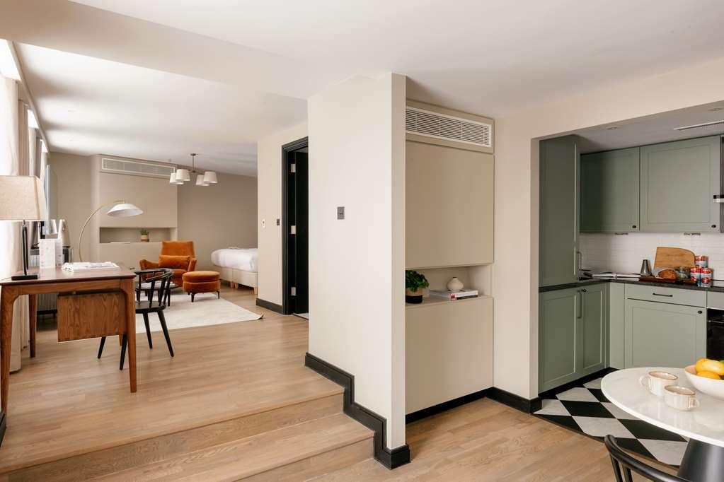 Native Kings Wardrobe Hotel *