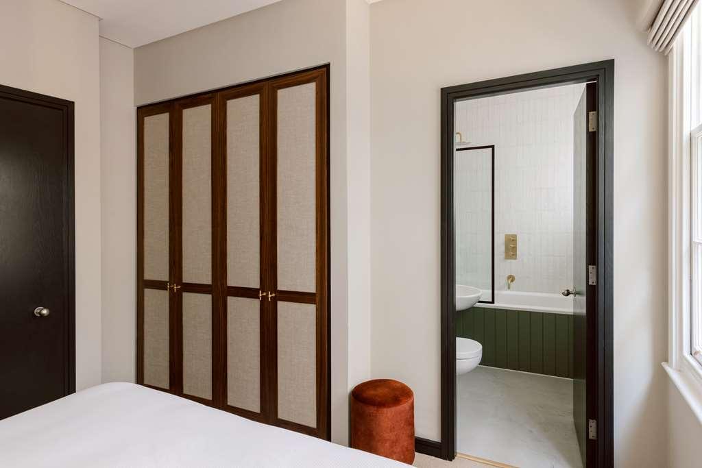 Hotel Native Kings Wardrobe