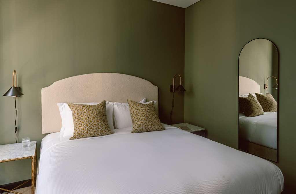 Native Kings Wardrobe Hotel *