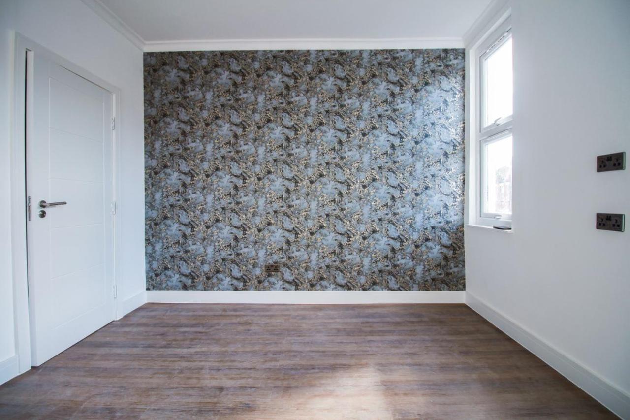 Luxury Brand New Apartment London