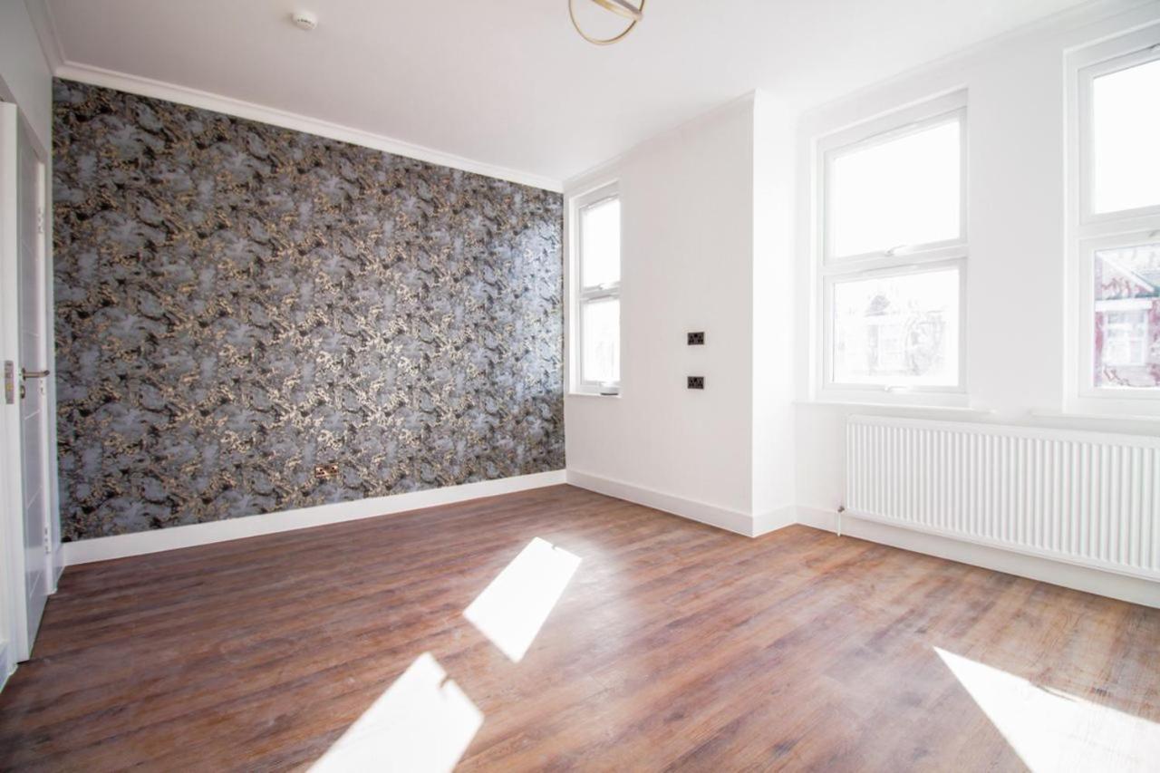 Luxury Brand New * London