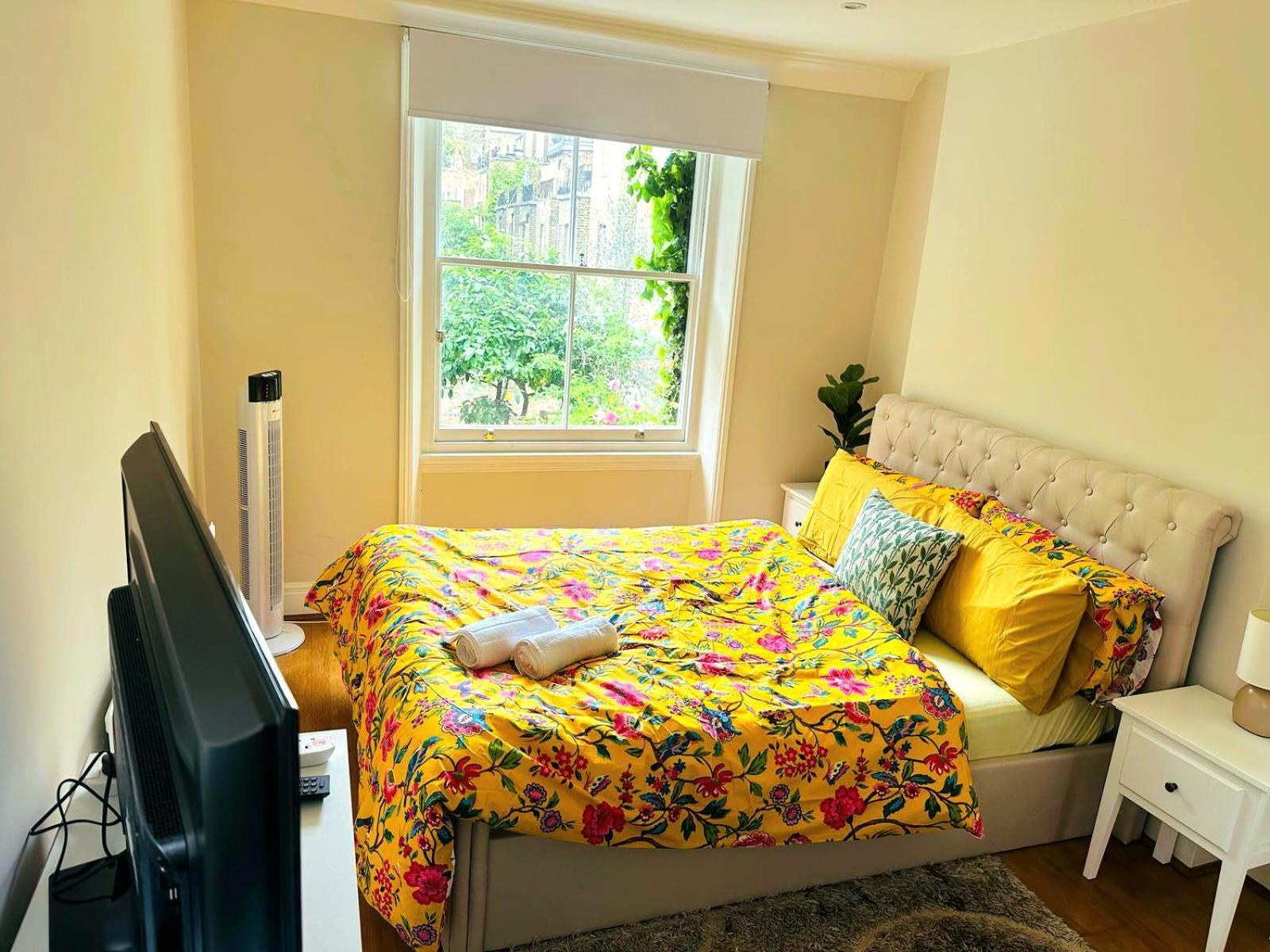 Lovely Around Kensington And Chelsea Locations W8 Sw5 Sw3 Sw10 By Ricky & Giustina * Londen