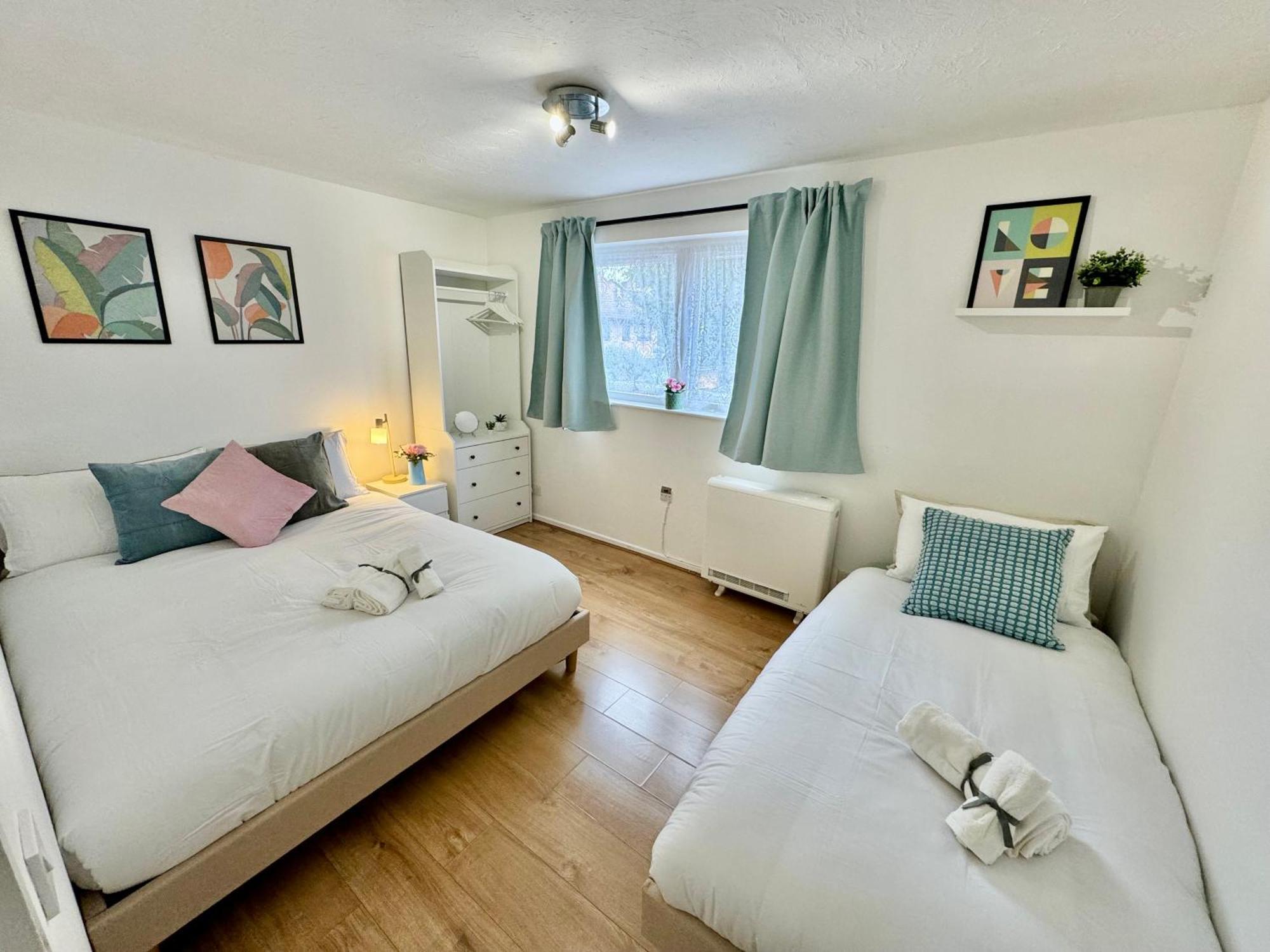 Tranquil 2 Bed Near Downtown & Free Parking Apartment