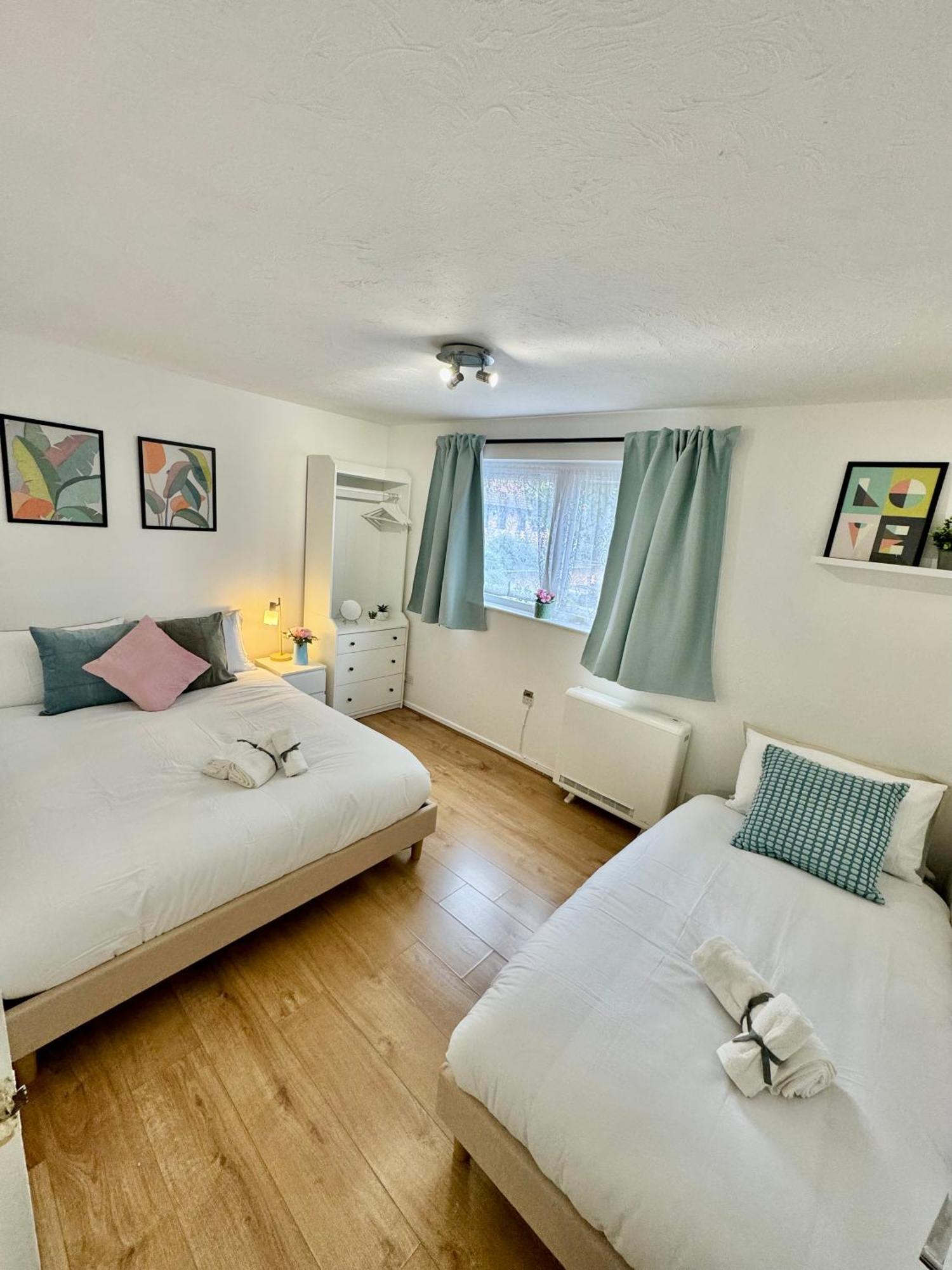 Tranquil 2 Bed Near Downtown & Free Parking Apartment *