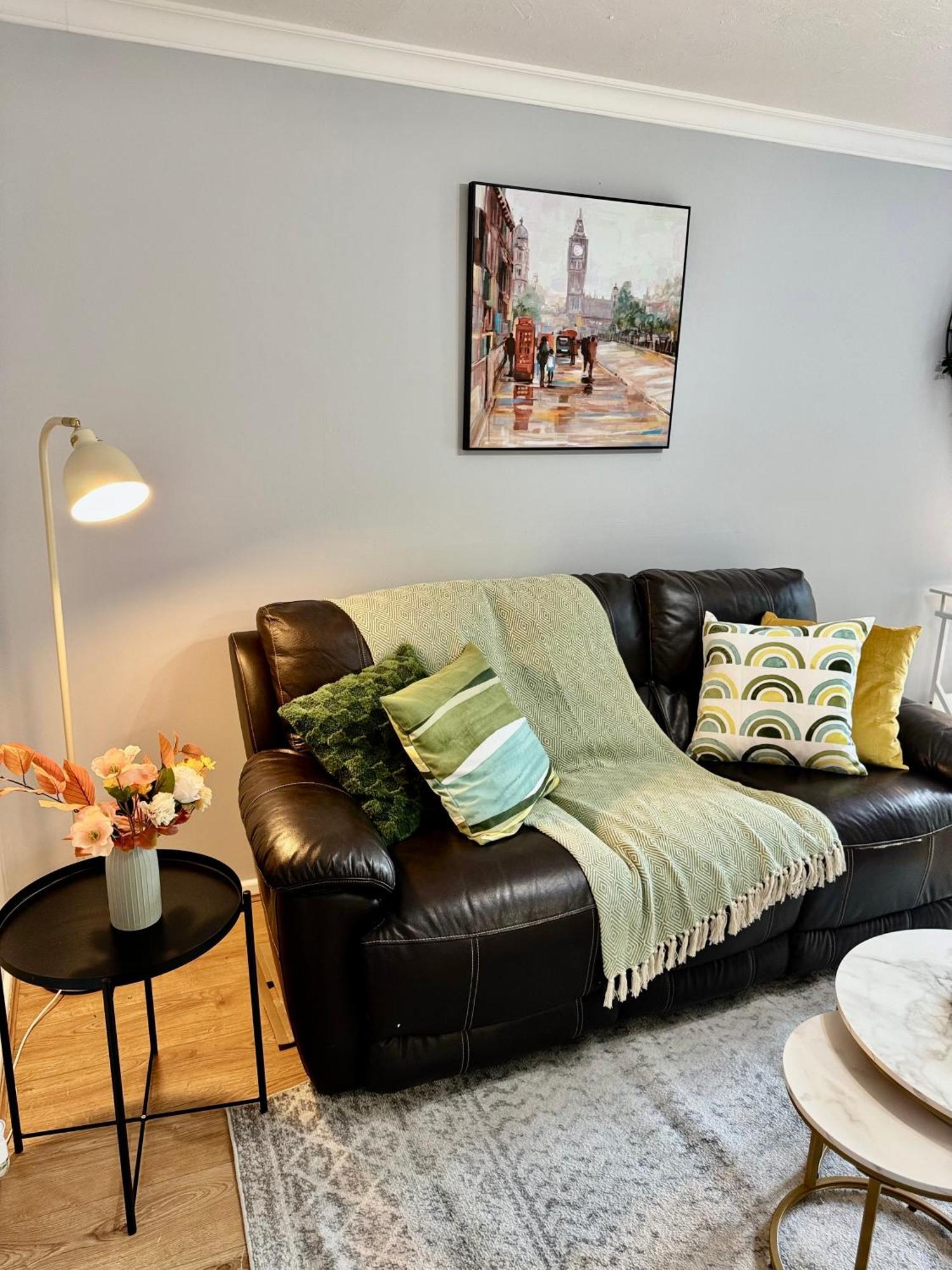 Apartment Tranquil 2 Bed Near Downtown & Free Parking *