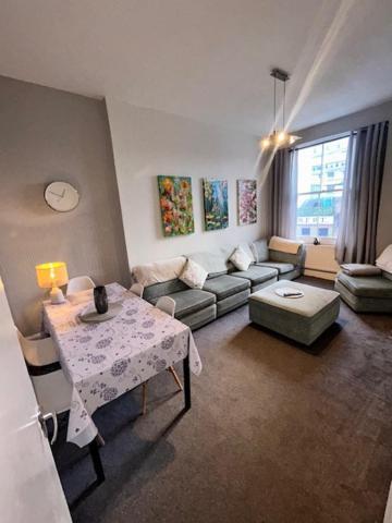 Bright & Modern Notting Hill 3br