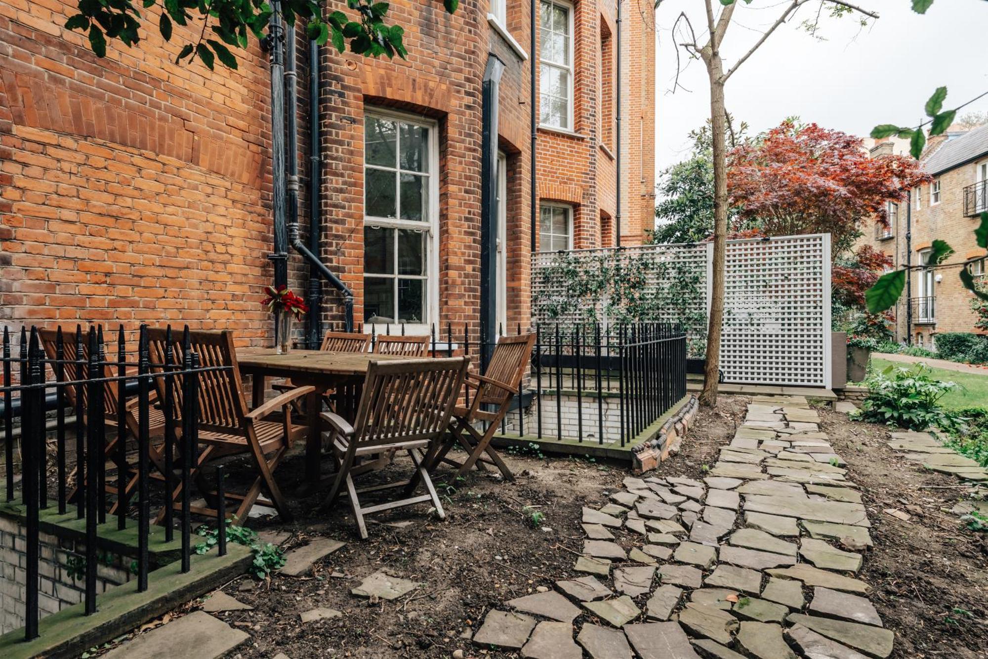 The Egerton - Serviced Apartment *