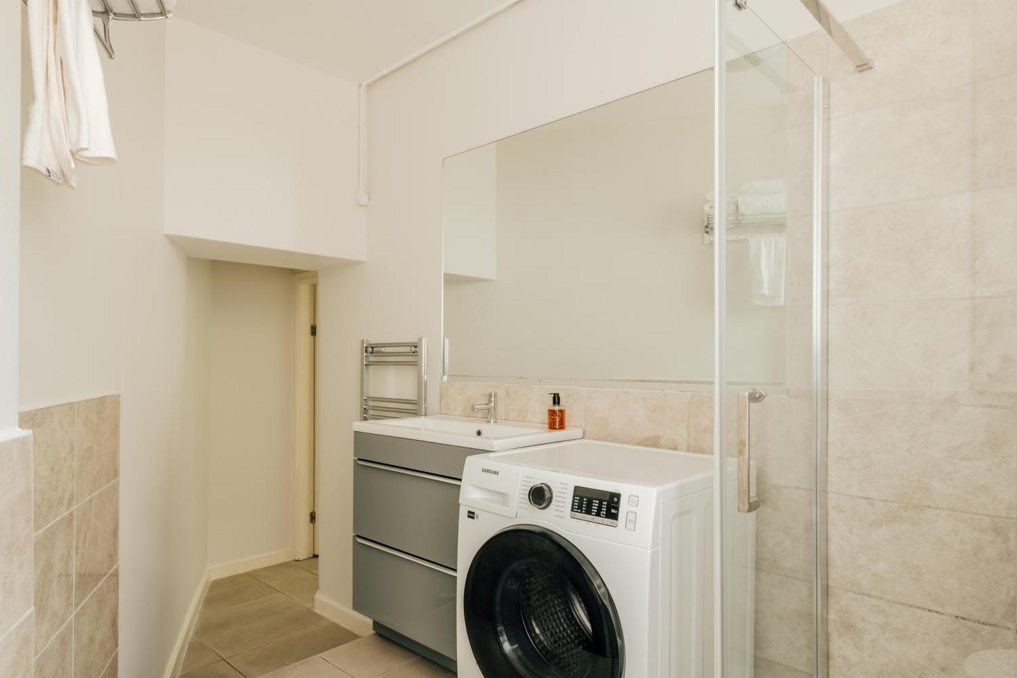 The Egerton - Serviced Apartment London