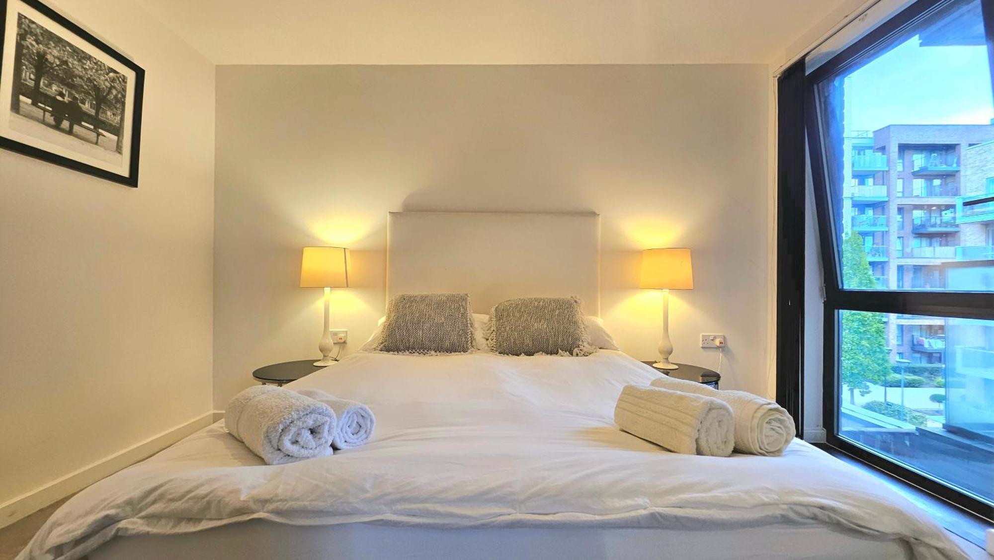 Apartment Athera - Festival Quarter, Canary Wharf 2 Bed, 2 Bath With Balcony And Gym Facility