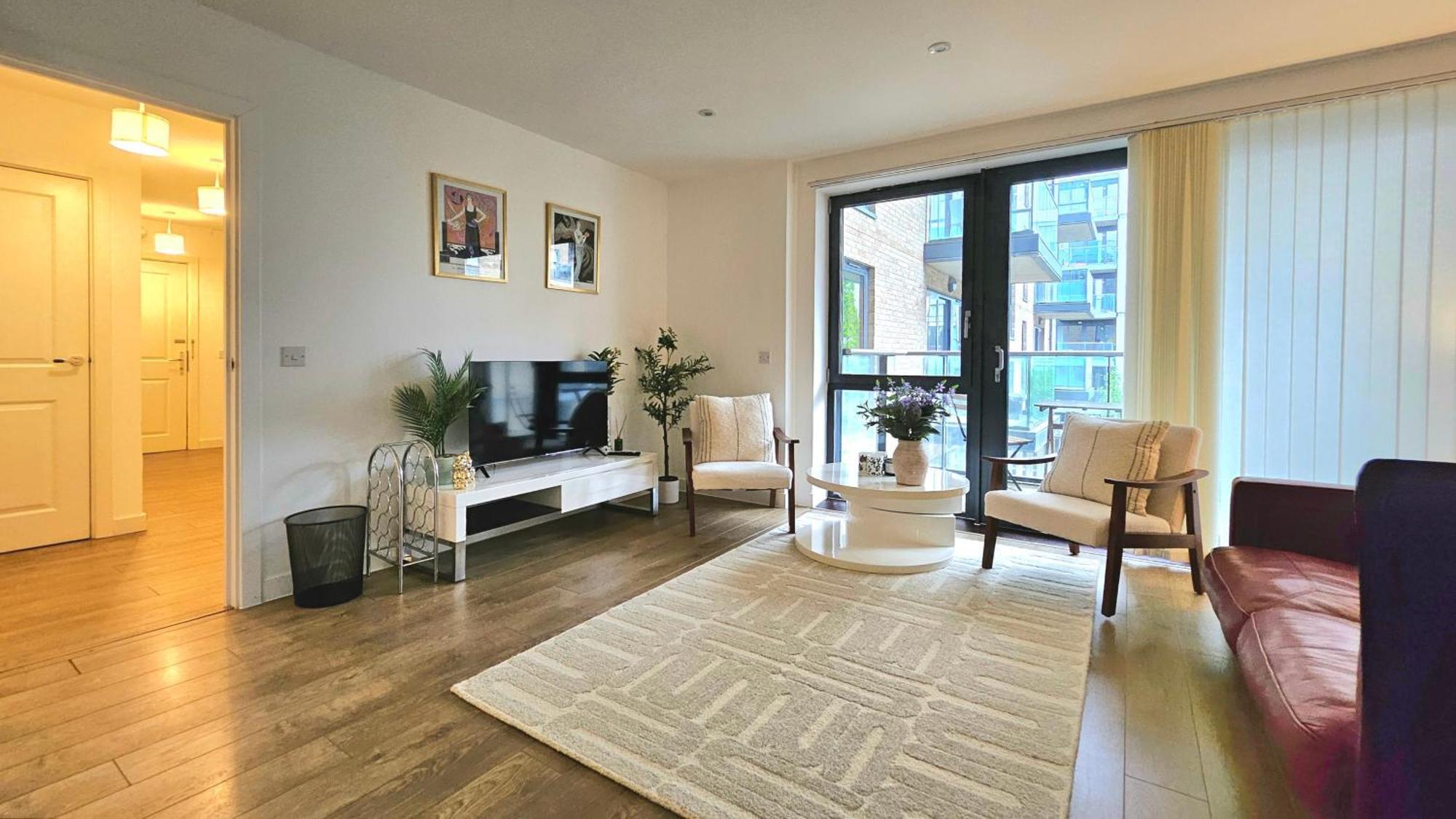 Athera - Festival Quarter, Canary Wharf 2 Bed, 2 Bath With Balcony And Gym Facility Apartment