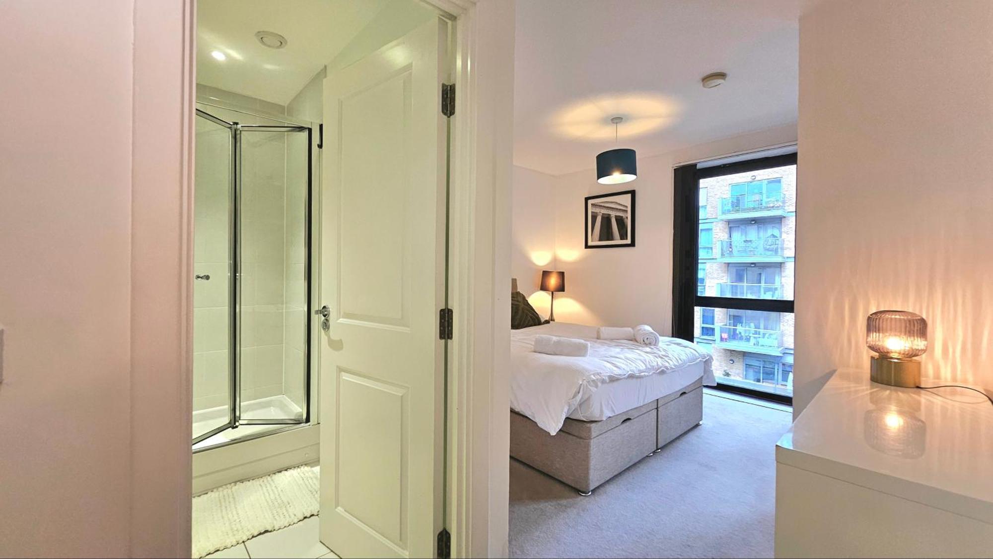 Apartment Athera - Festival Quarter, Canary Wharf 2 Bed, 2 Bath With Balcony And Gym Facility *