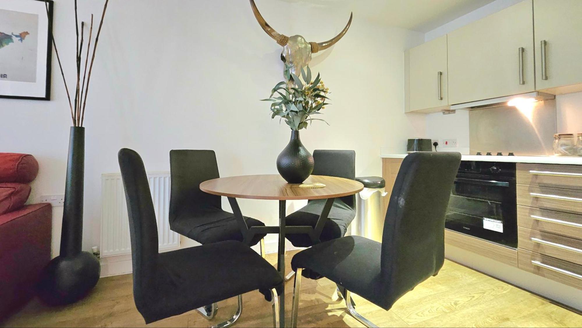 Athera - Festival Quarter, Canary Wharf 2 Bed, 2 Bath With Balcony And Gym Facility Apartment London