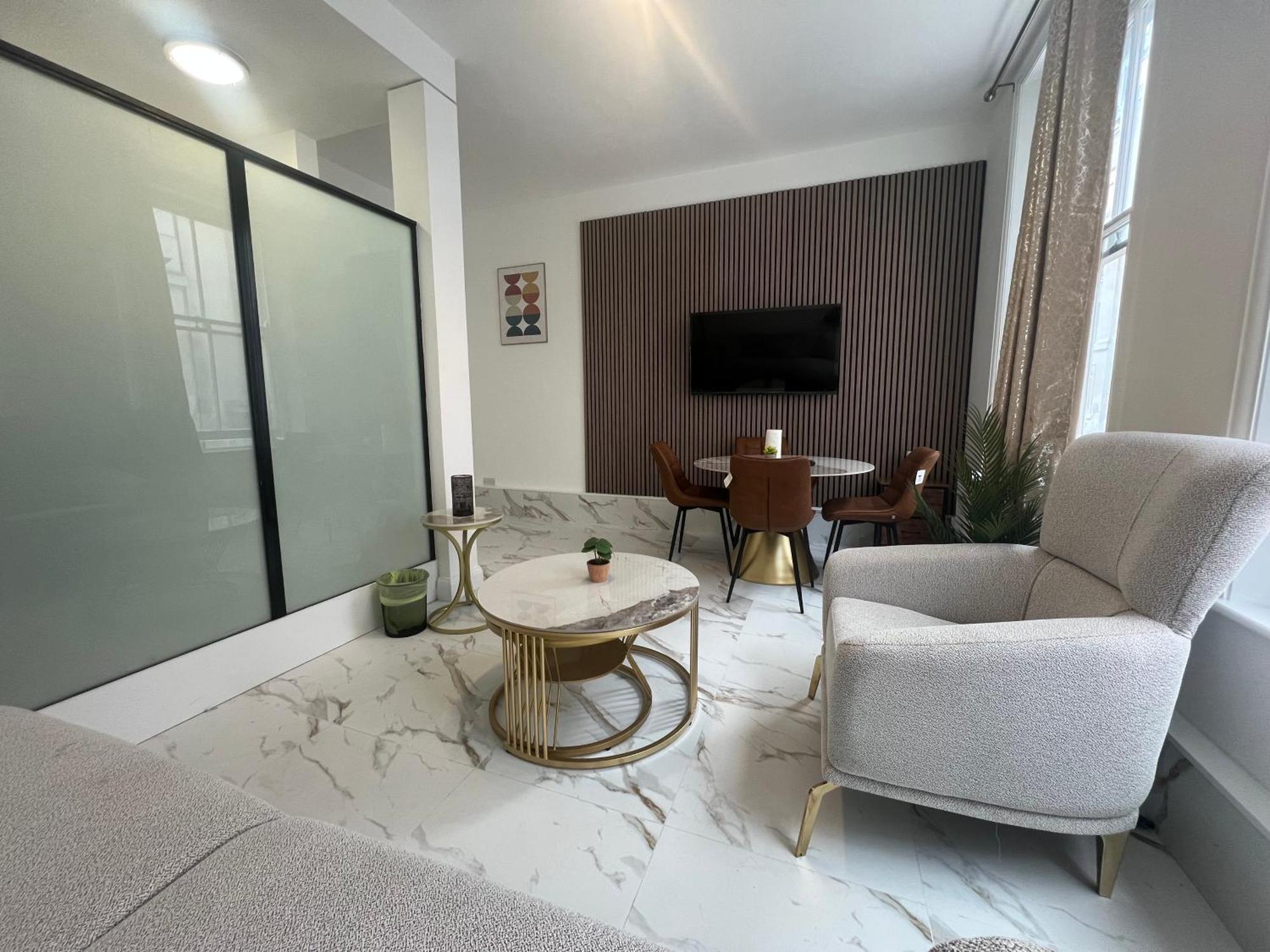 Apartment Chic 1-bed Flat In The Heart Of Soho Wardour Street 1wd