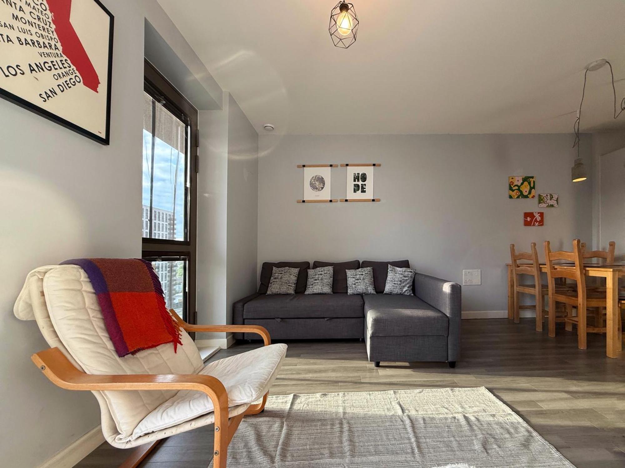 George's Place In Wembley - Close To Wembley Stadium & Wembley Arena Apartment *