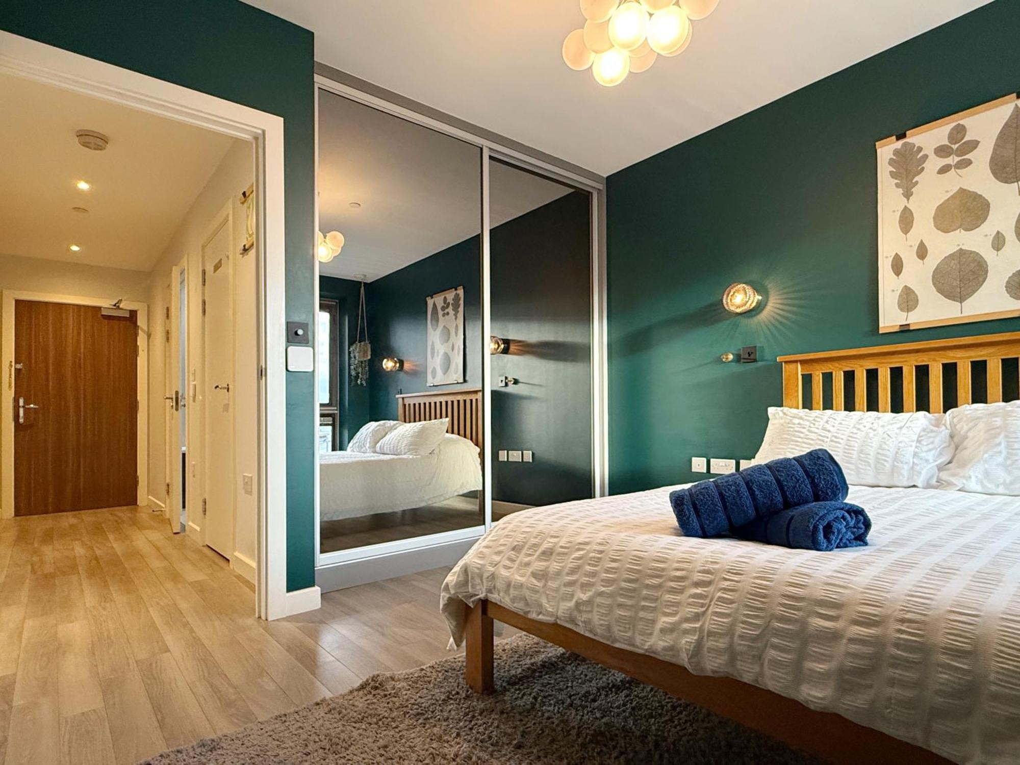 Apartment George's Place In Wembley - Close To Wembley Stadium & Wembley Arena *
