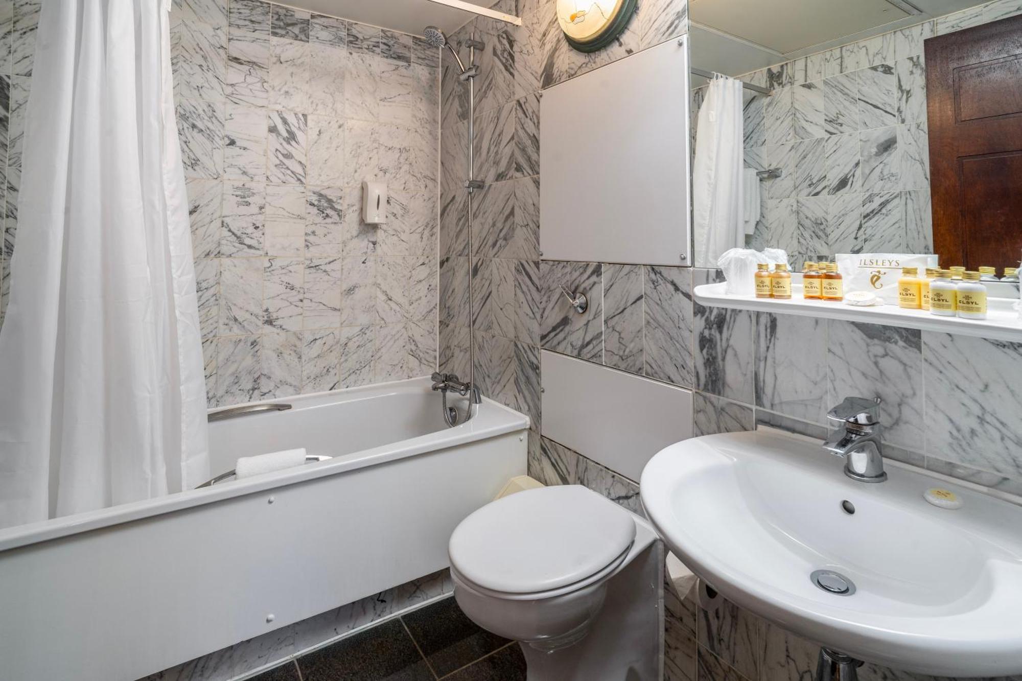 Hotel Britannia International Canary Wharf 4*
