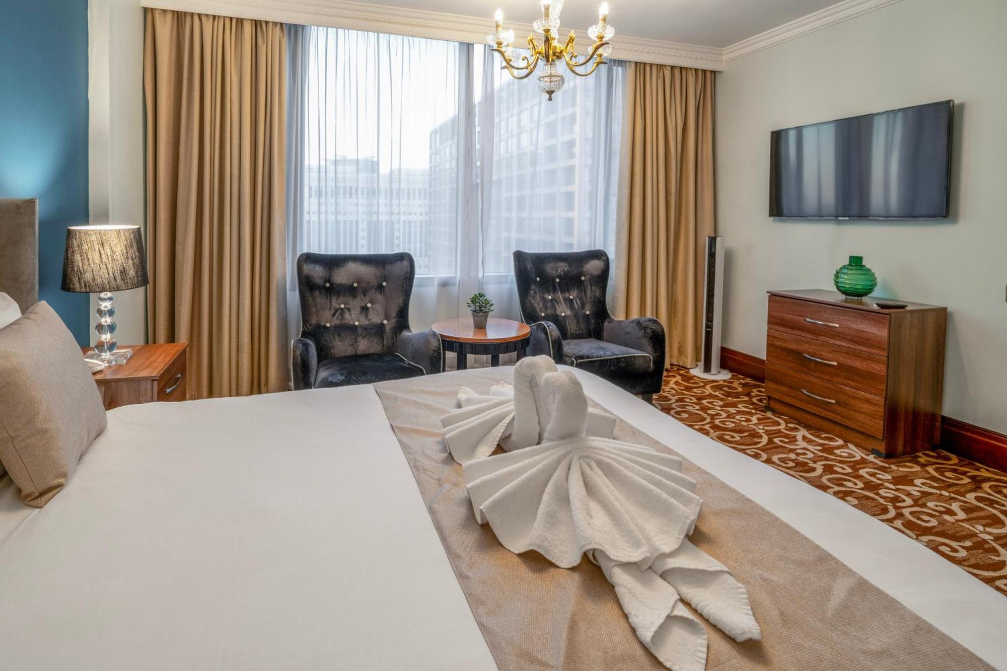 Britannia International Canary Wharf 4*