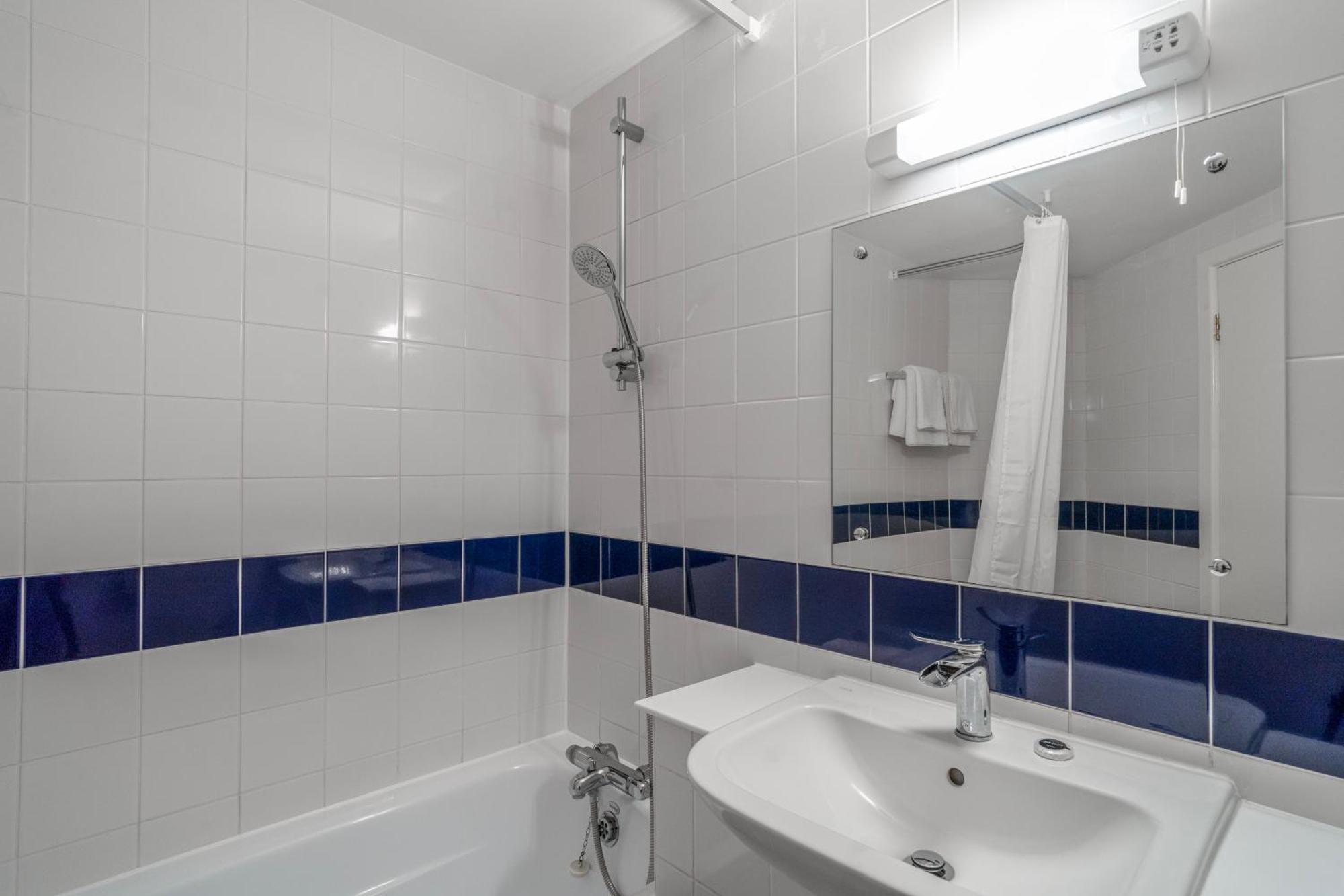Britannia International Canary Wharf 4*