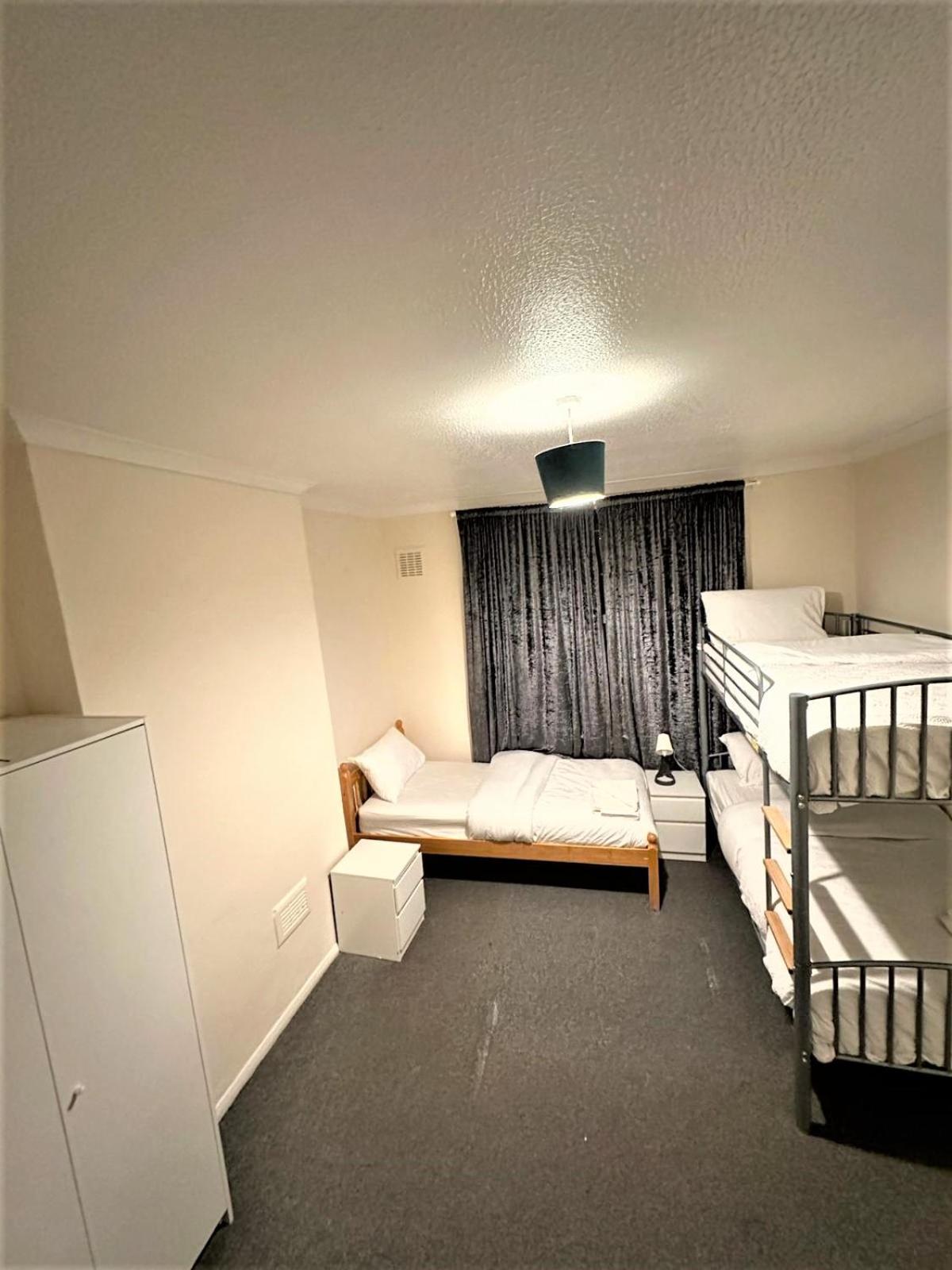 Apartment Beautiful Two Bedroom Near O2 Arena