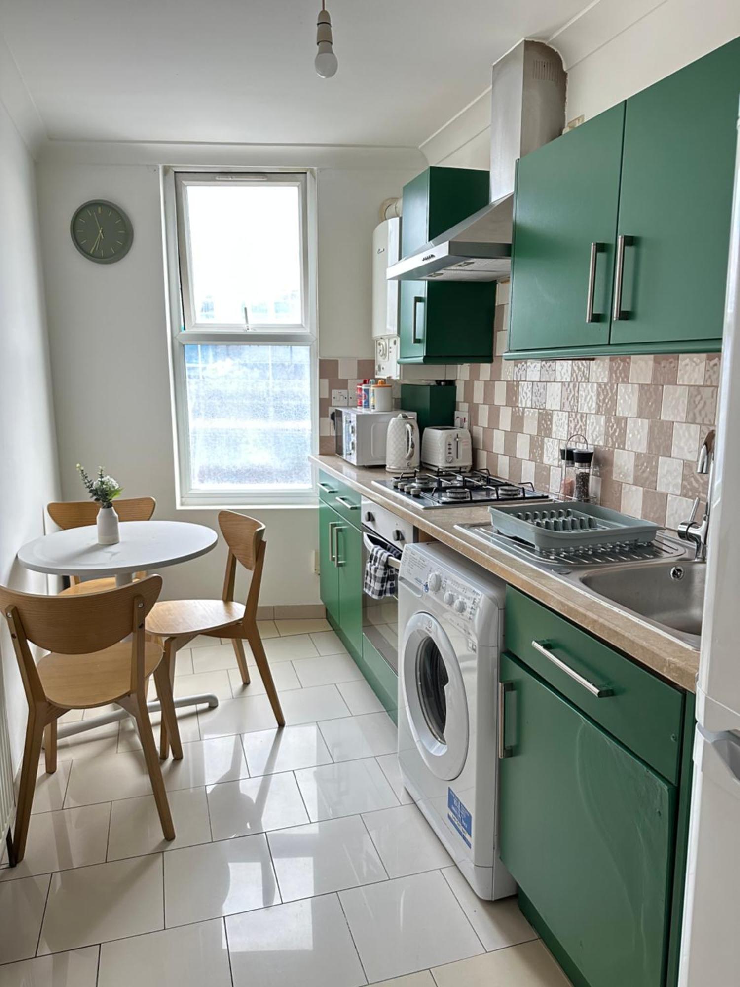 Cosy 1 Bedroom Flat Steps From Turnpike Ln Station London