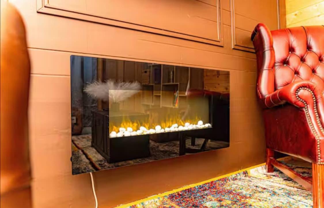 The Serene With Hot Tub, Sauna And Cinema Experience * London