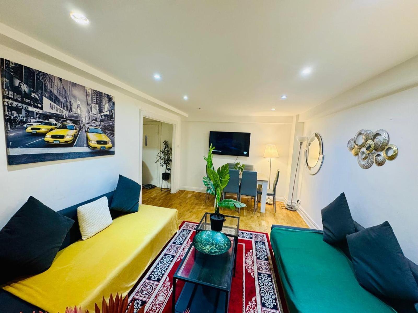 2 Bedroom Flat Hyde Park Apartment