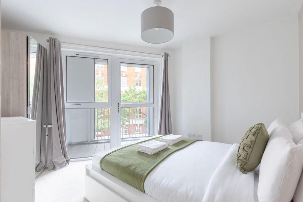 Guestready - Modern In With A Balcony *