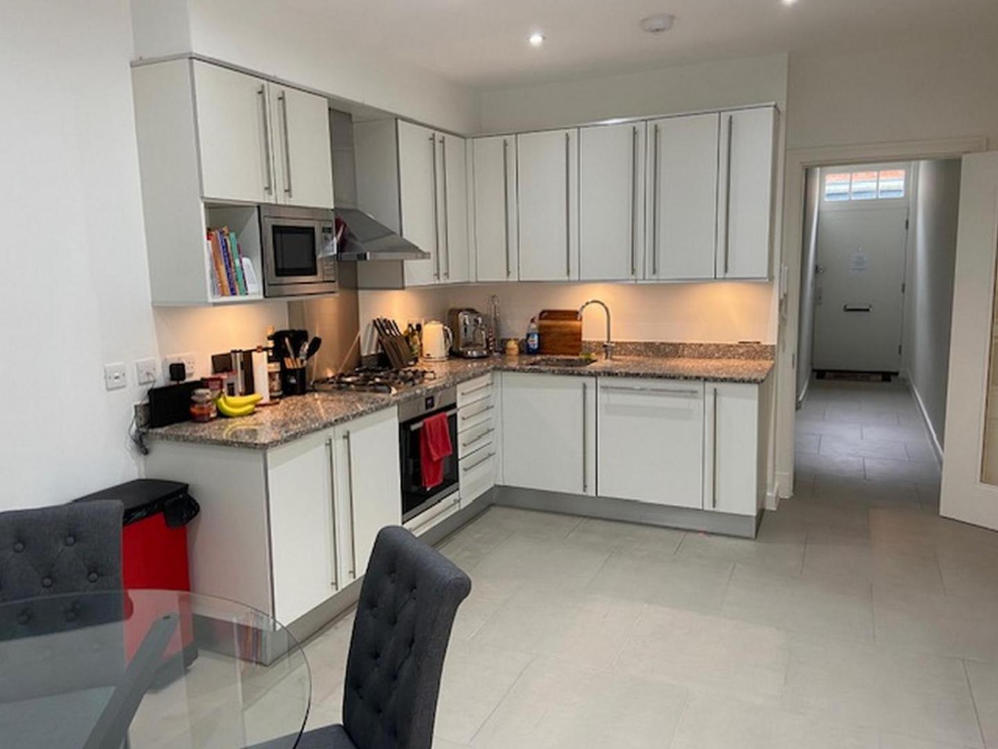 Modern 2bd Apartment: Comfort In Every Corner Apartment London