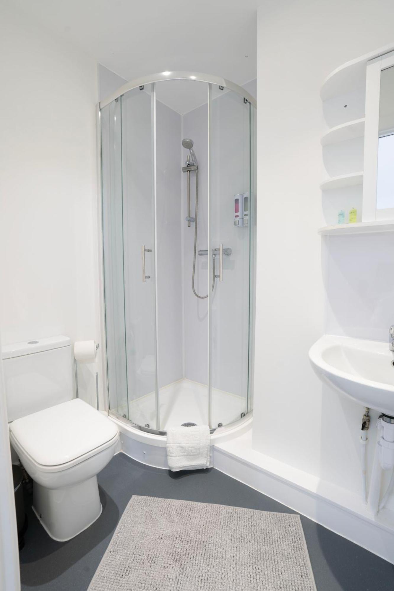 Stylish Modern By Aldgate East Station 5