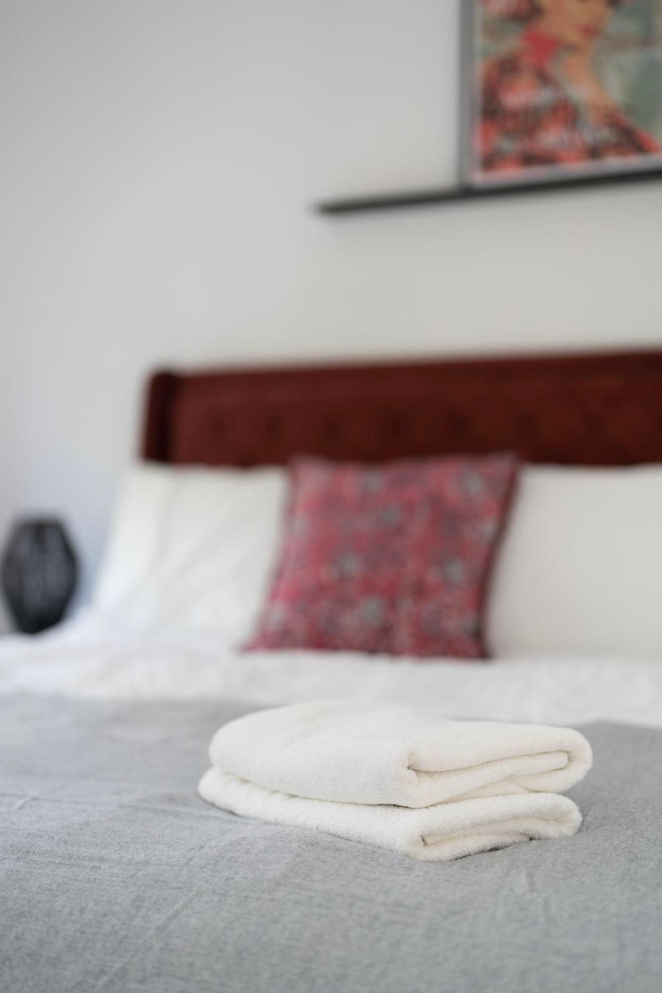Stylish Modern By Aldgate East Station 5 Apartment London
