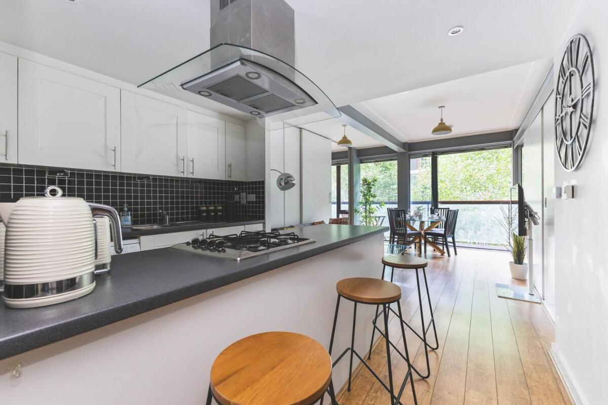 Apartamento 2bed Stratford With Easy Access To London, O2, Excel, Parking Nearby Londres