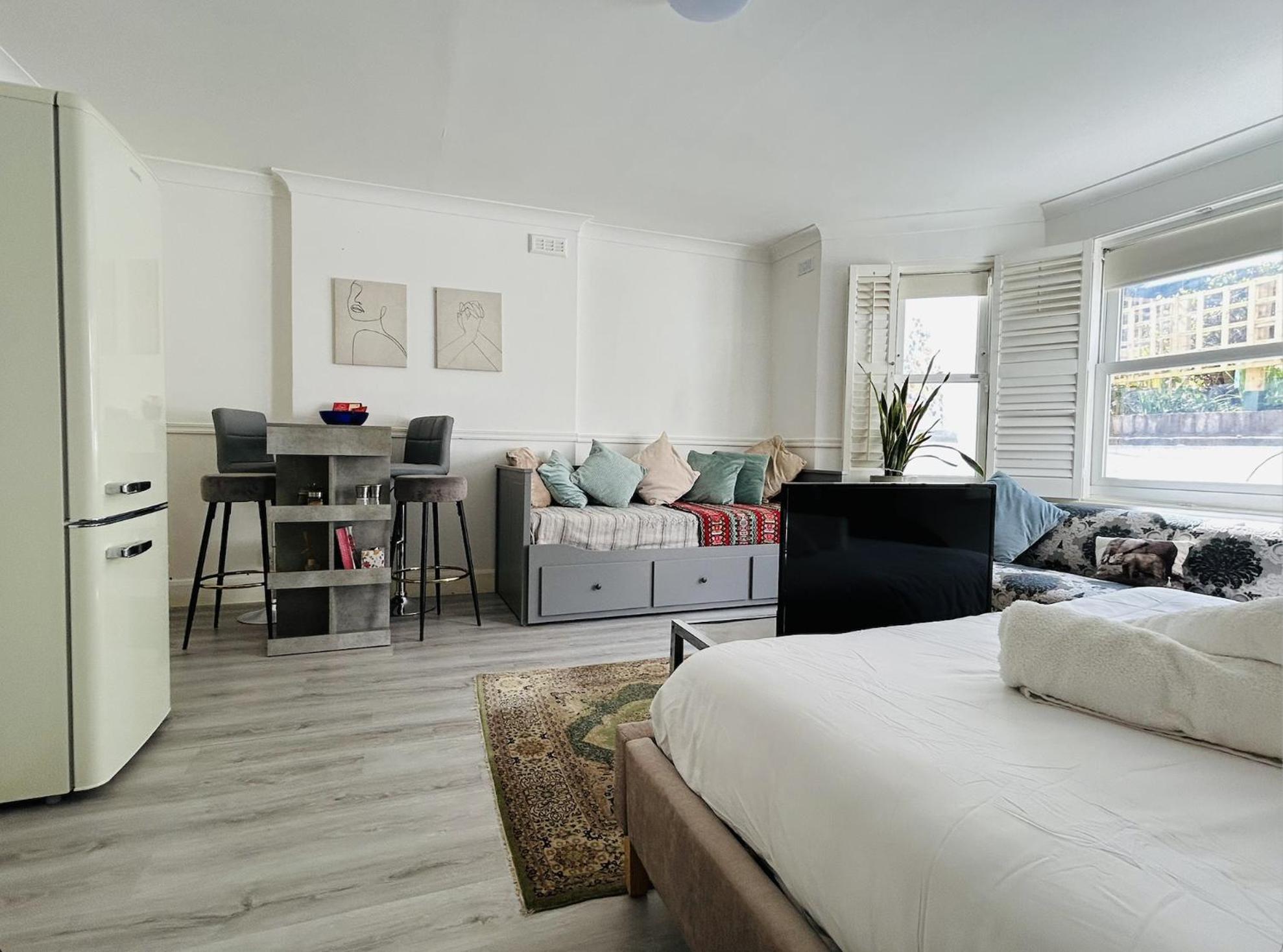 Kensington Gem Apartment