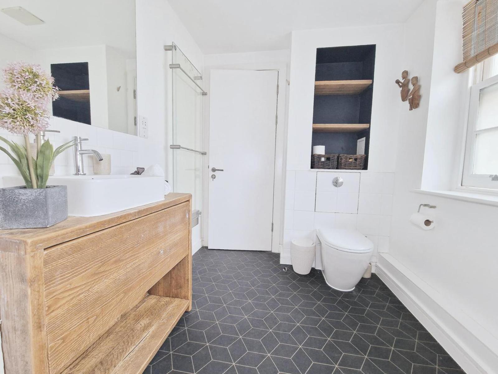 Kings Cross Station 1 Bed Flat For 4 Apartment London