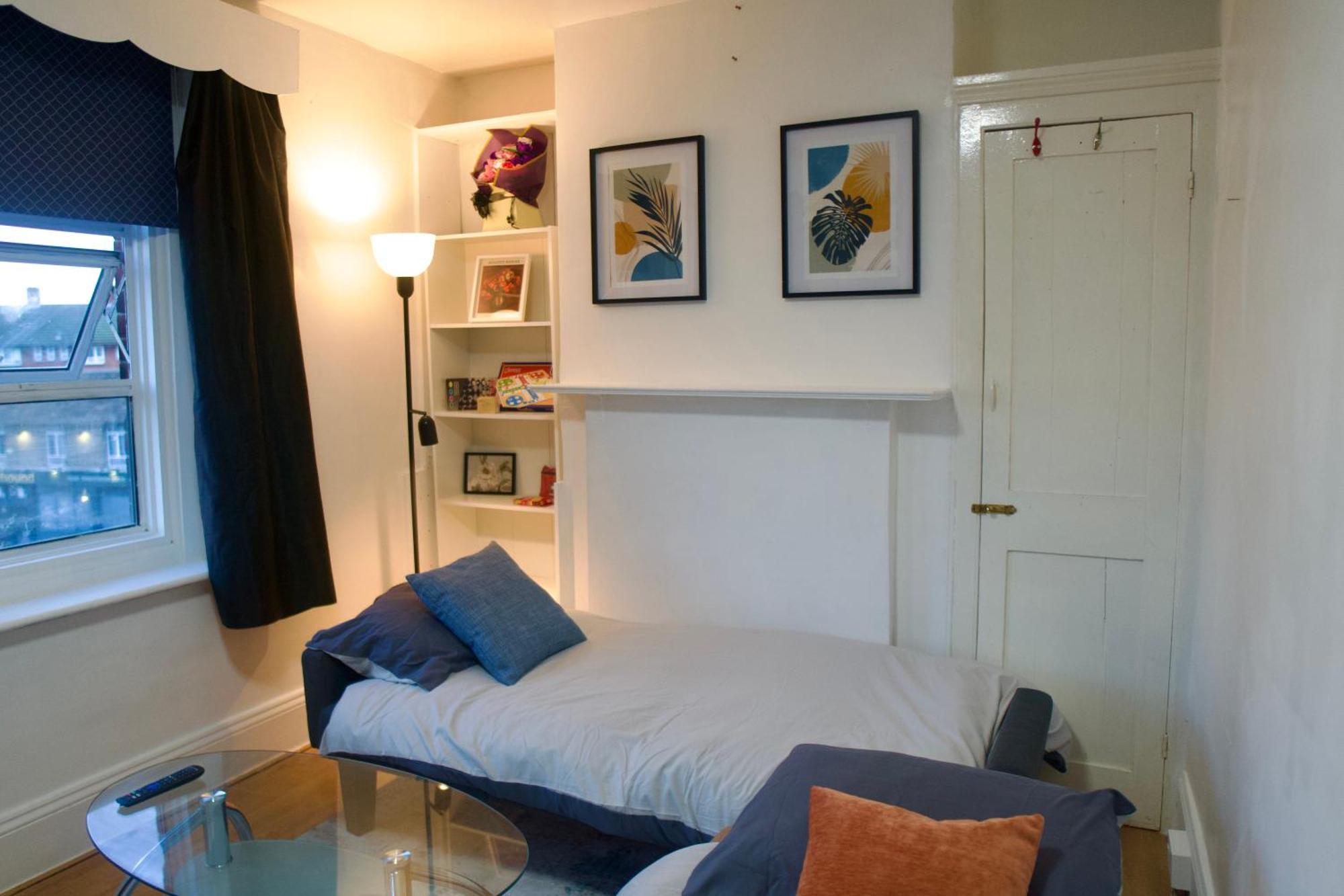 3 Bedroom - 10min Walk Stratford Station - Sleep 6