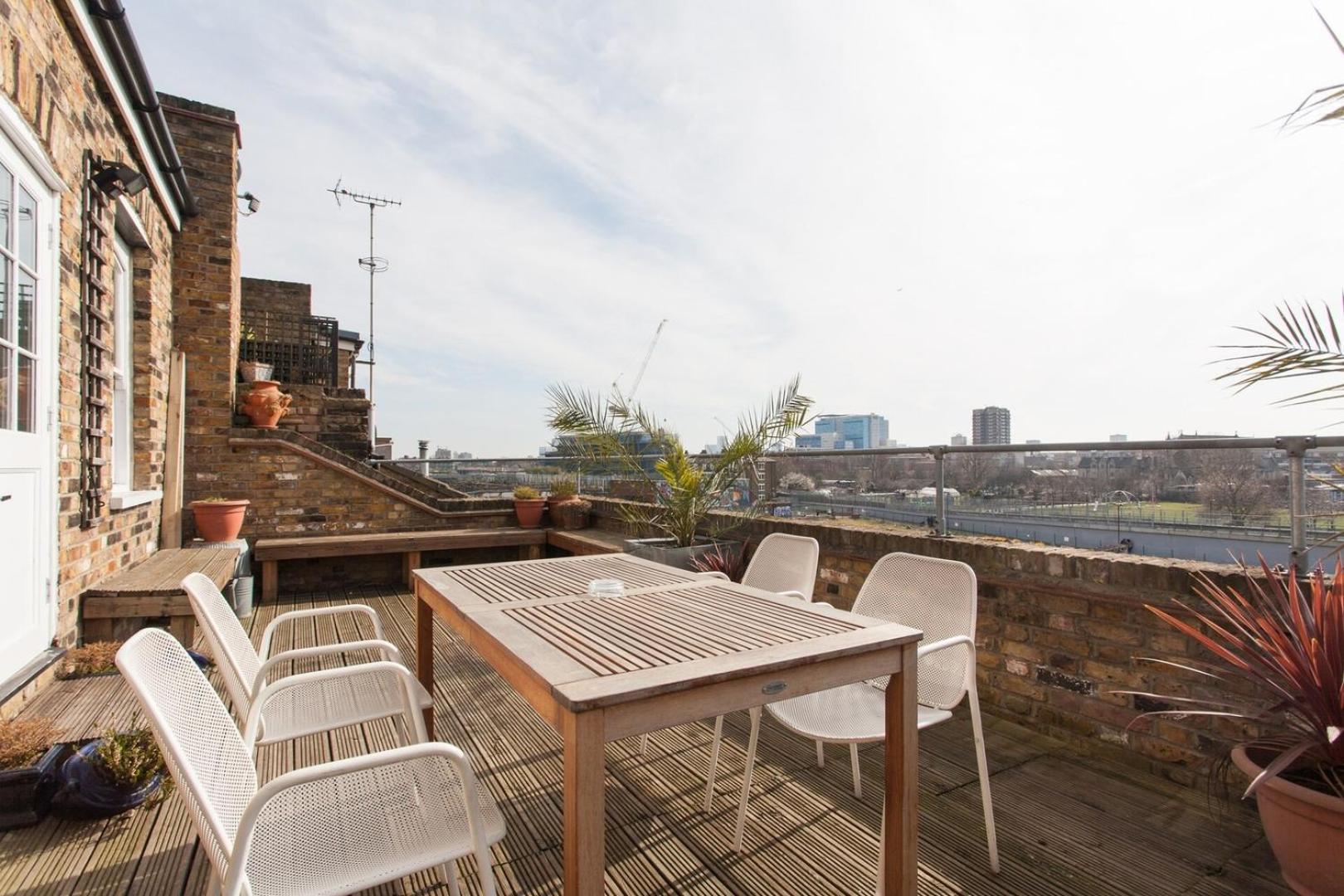 Large Shoreditch 2/dbl Bed Loft London