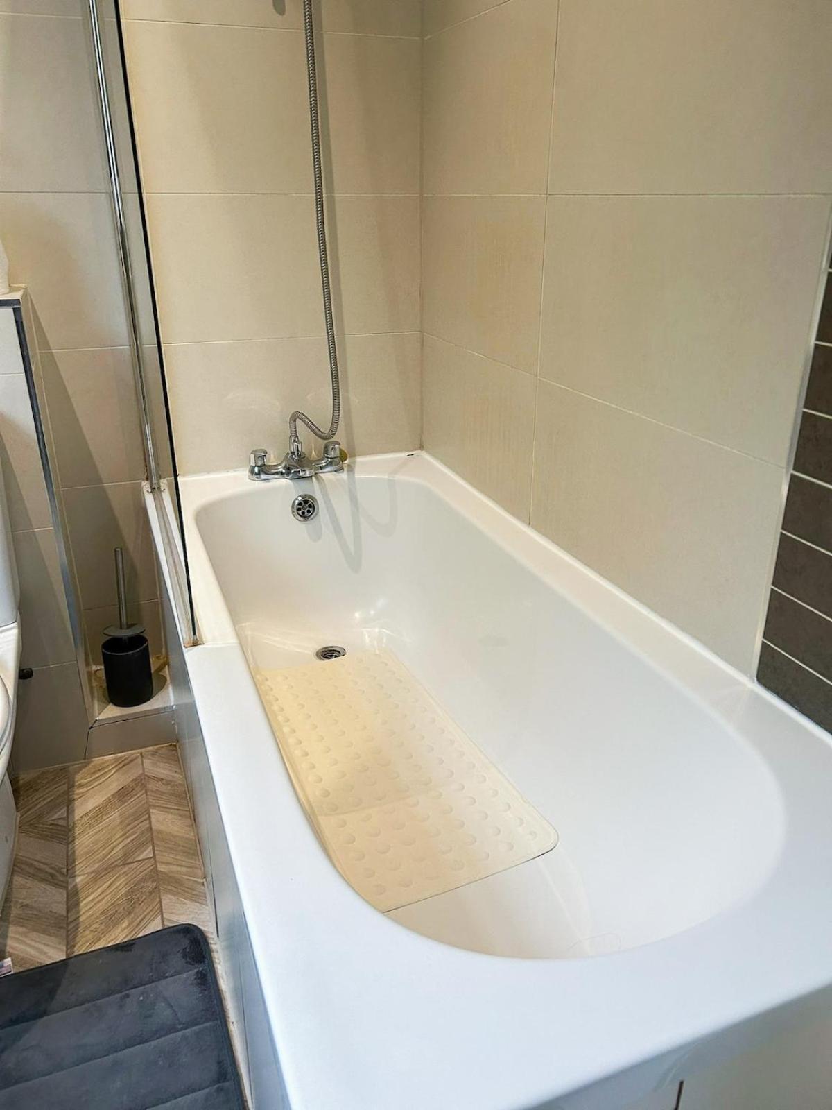 Apartment Lovely 4 Bedroom Flat With Ample Garden In Brondesbury, Kilburn