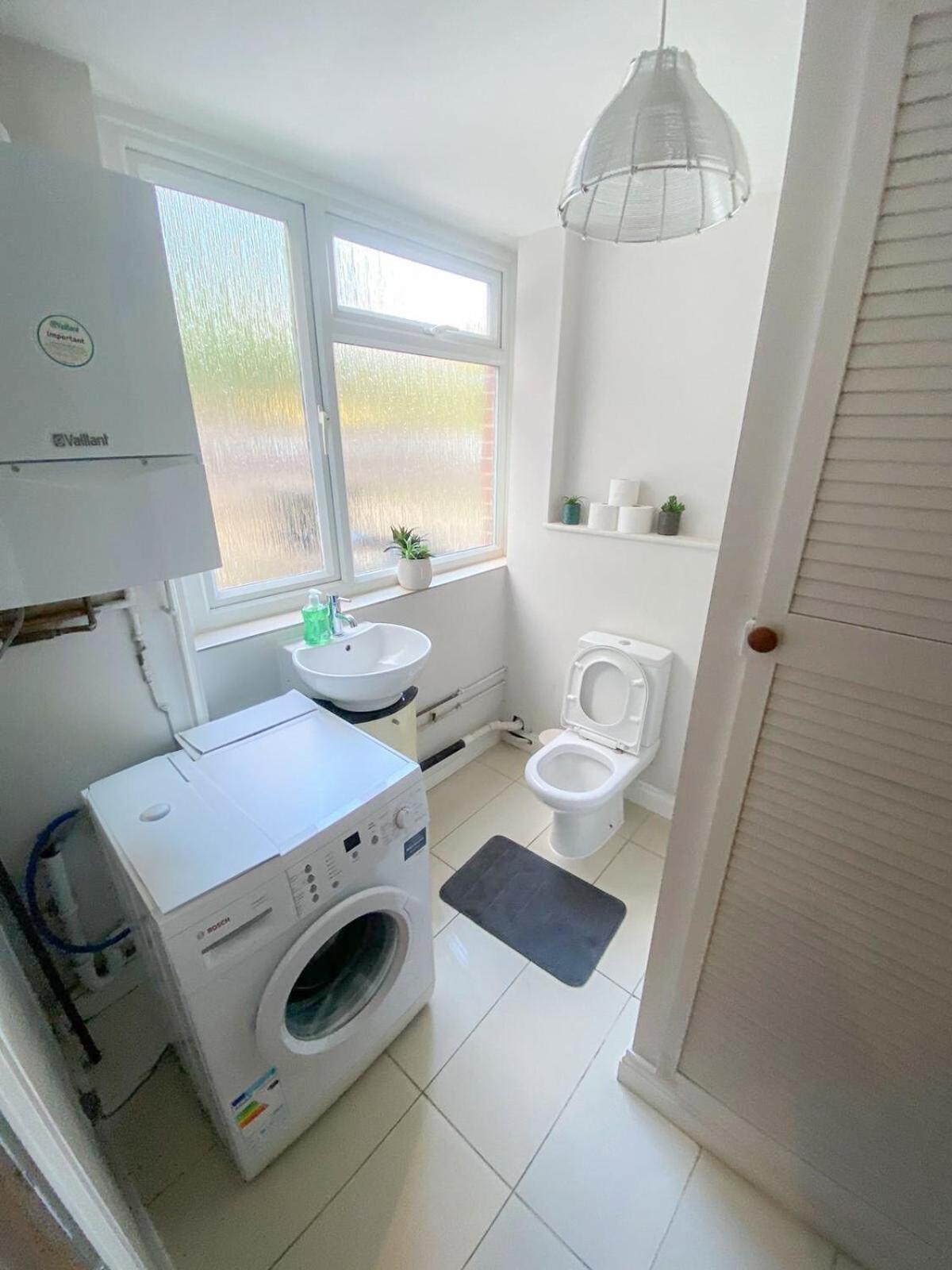 Apartment Lovely 4 Bedroom Flat With Ample Garden In Brondesbury, Kilburn London