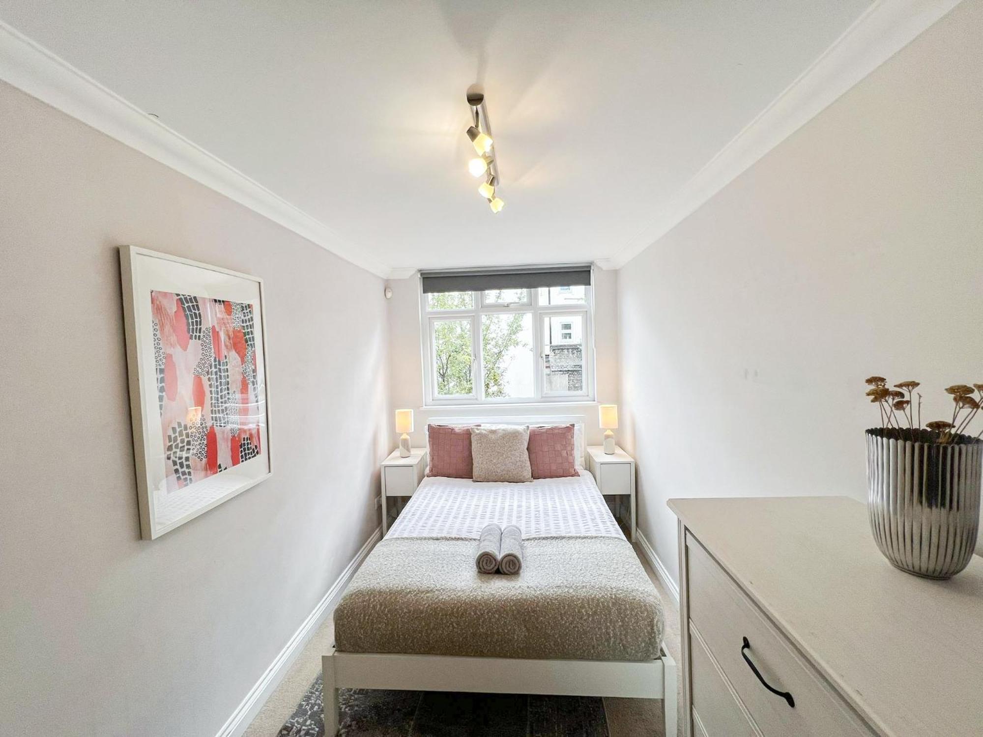 Lovely 4 Bedroom Flat With Ample Garden In Brondesbury, Kilburn