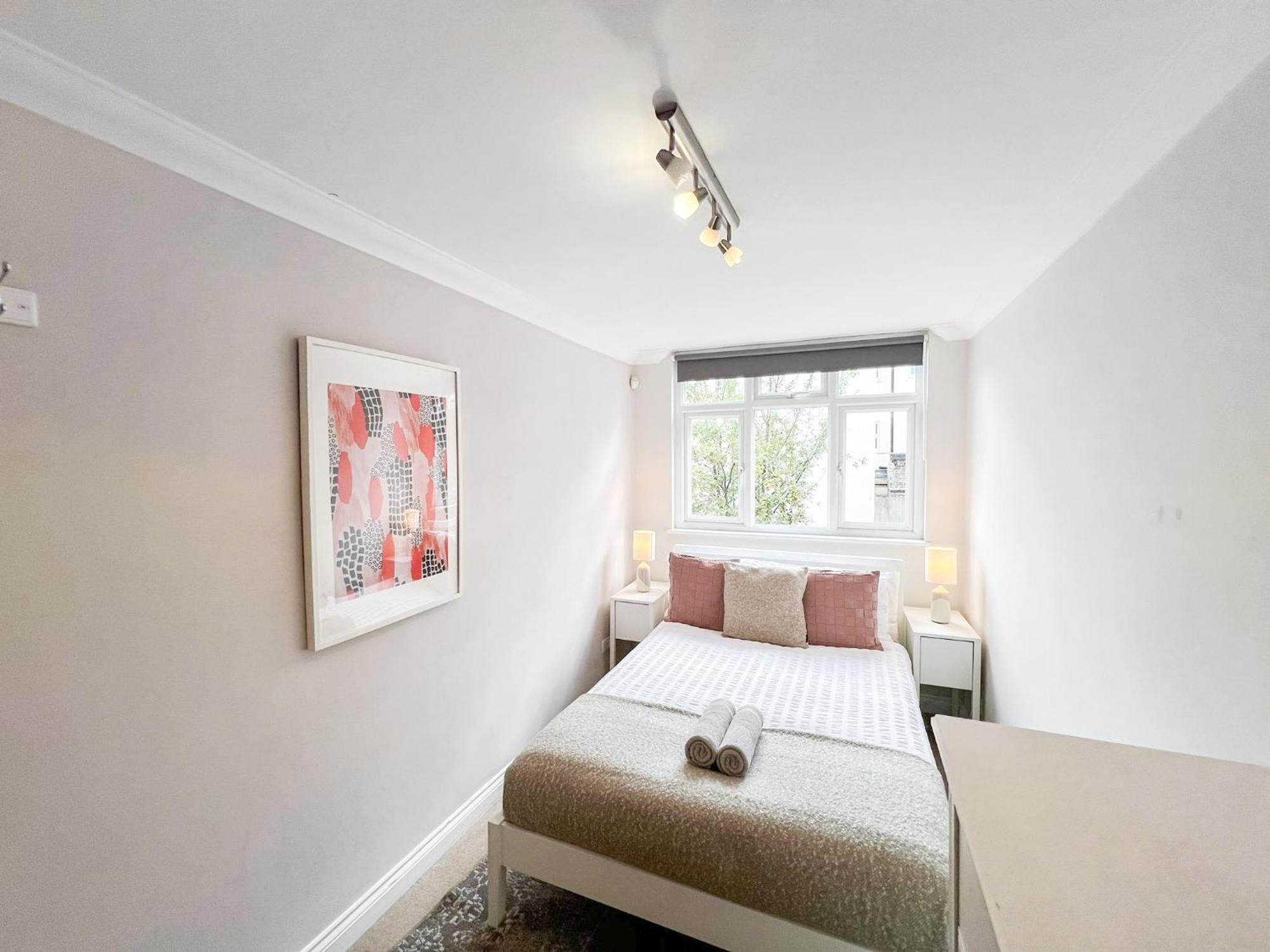 Lovely 4 Bedroom Flat With Ample Garden In Brondesbury, Kilburn