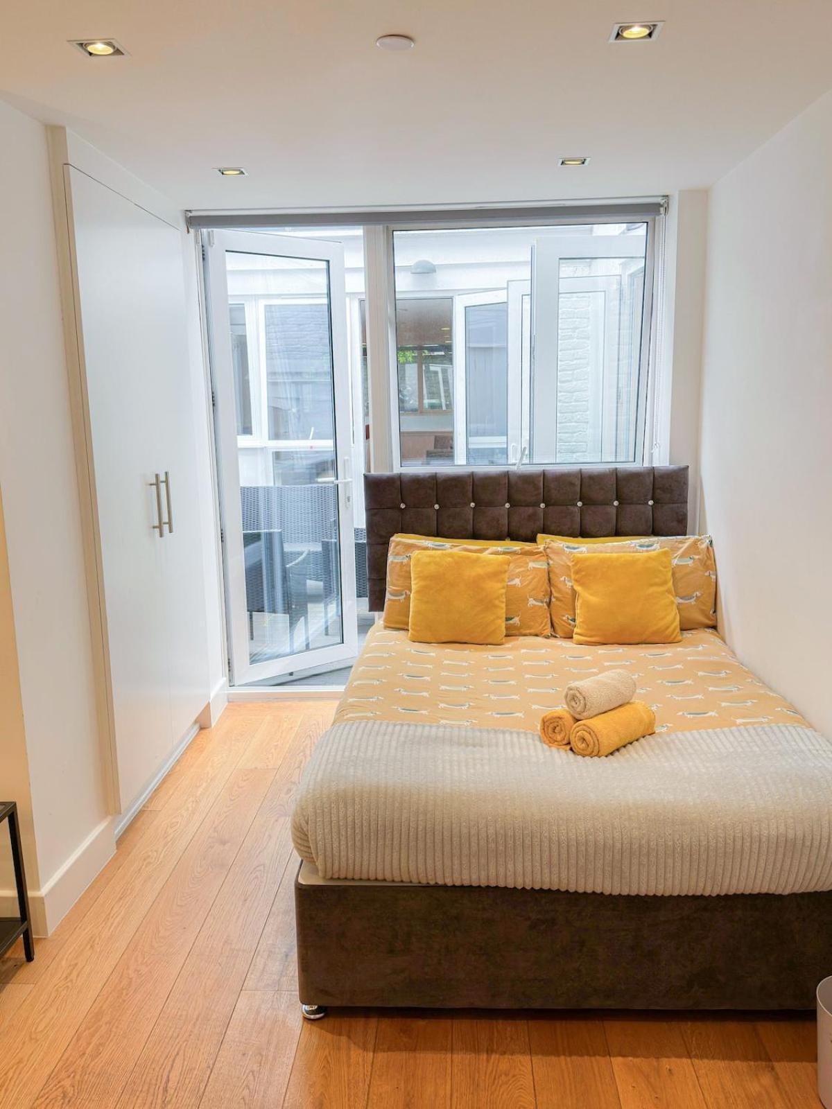 Spacious 3-bedroom Flat In Holloway With Unique Patio With Free Wi-fi