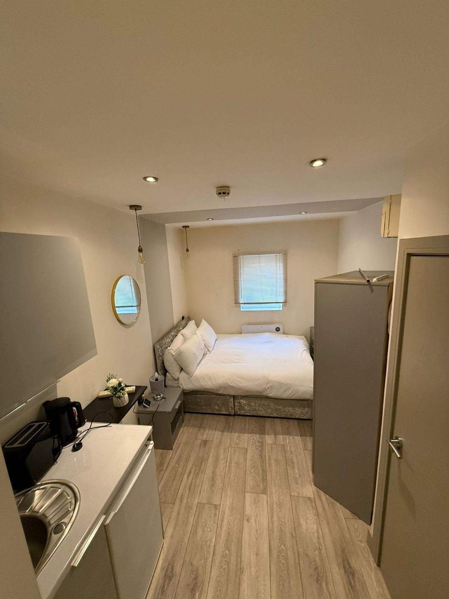 Letzi Premium Cozy Retreat Private En-suite Rooms, Wembley Gasthuis *